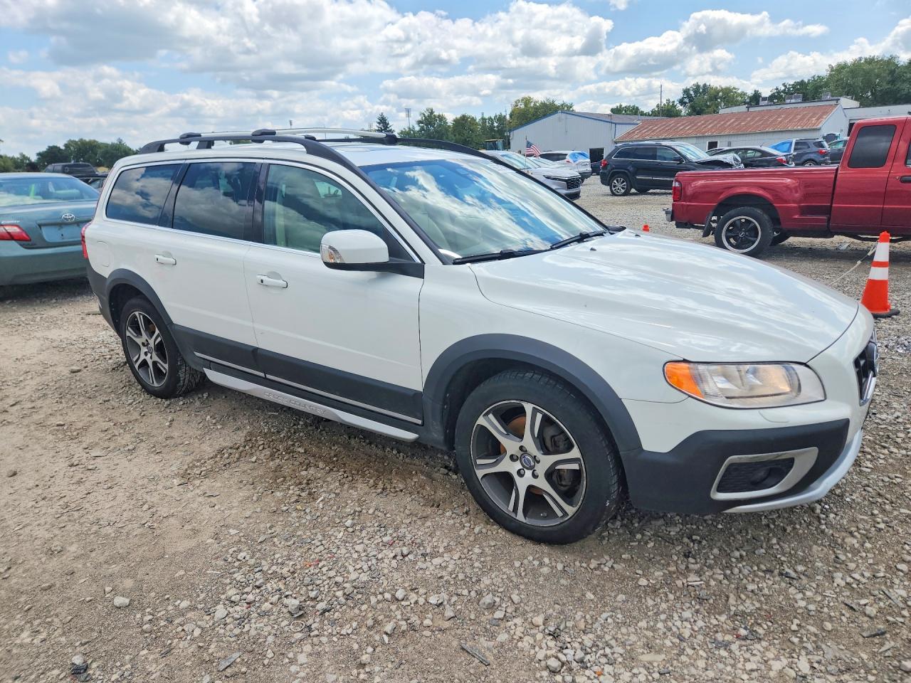 2012 Volvo Xc70 T6 Белый vin: YV4902BZ6C1129211