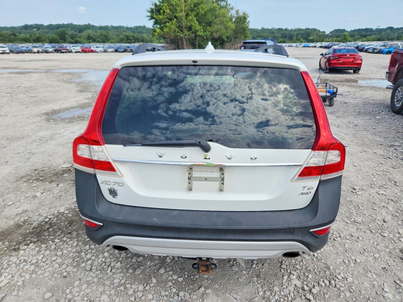 2014 Volvo Xc70 T6 White vin: YV4902BZ8E1181328