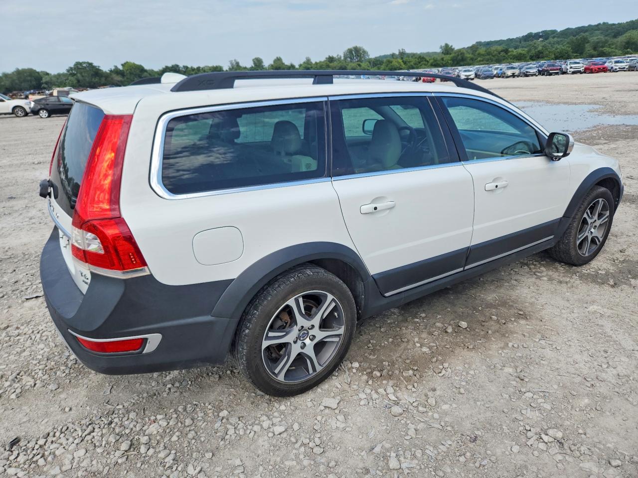 2014 Volvo Xc70 T6 White vin: YV4902BZ8E1181328