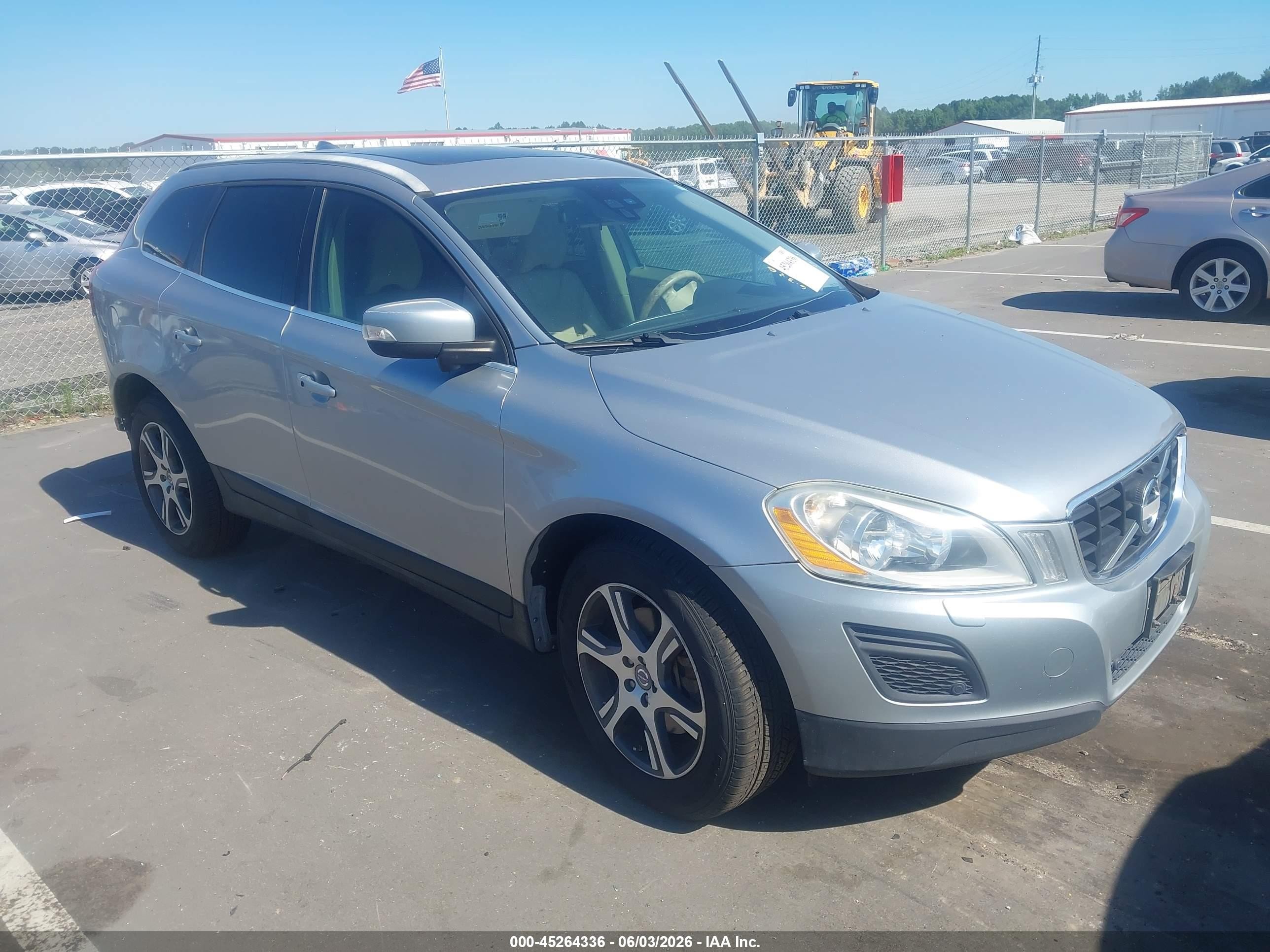 2011 Volvo Xc60 T6/t6 R-design Серебряный vin: YV4902DZ0B2225440