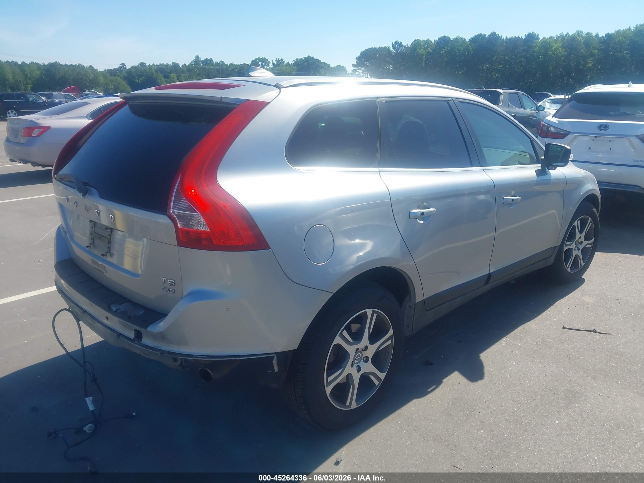 2011 Volvo Xc60 T6/t6 R-design Серебряный vin: YV4902DZ0B2225440