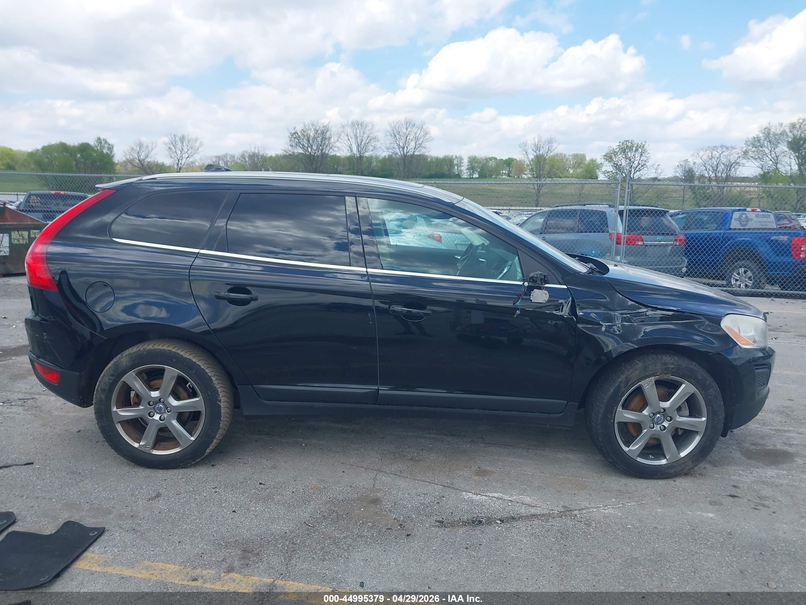2013 Volvo Xc60 T6/t6 Platinum/t6 Premier Plus/t6 R-design/t6 R-design Platinum/t6 R-design Premier Plus Black vin: YV4902DZ0D2387572