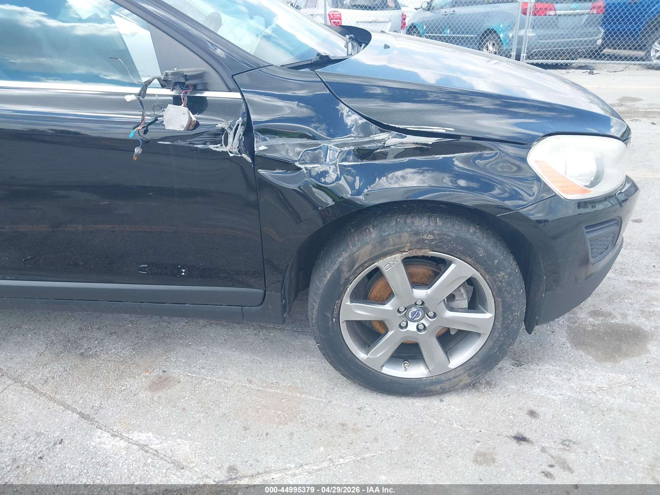 2013 Volvo Xc60 T6/t6 Platinum/t6 Premier Plus/t6 R-design/t6 R-design Platinum/t6 R-design Premier Plus Black vin: YV4902DZ0D2387572