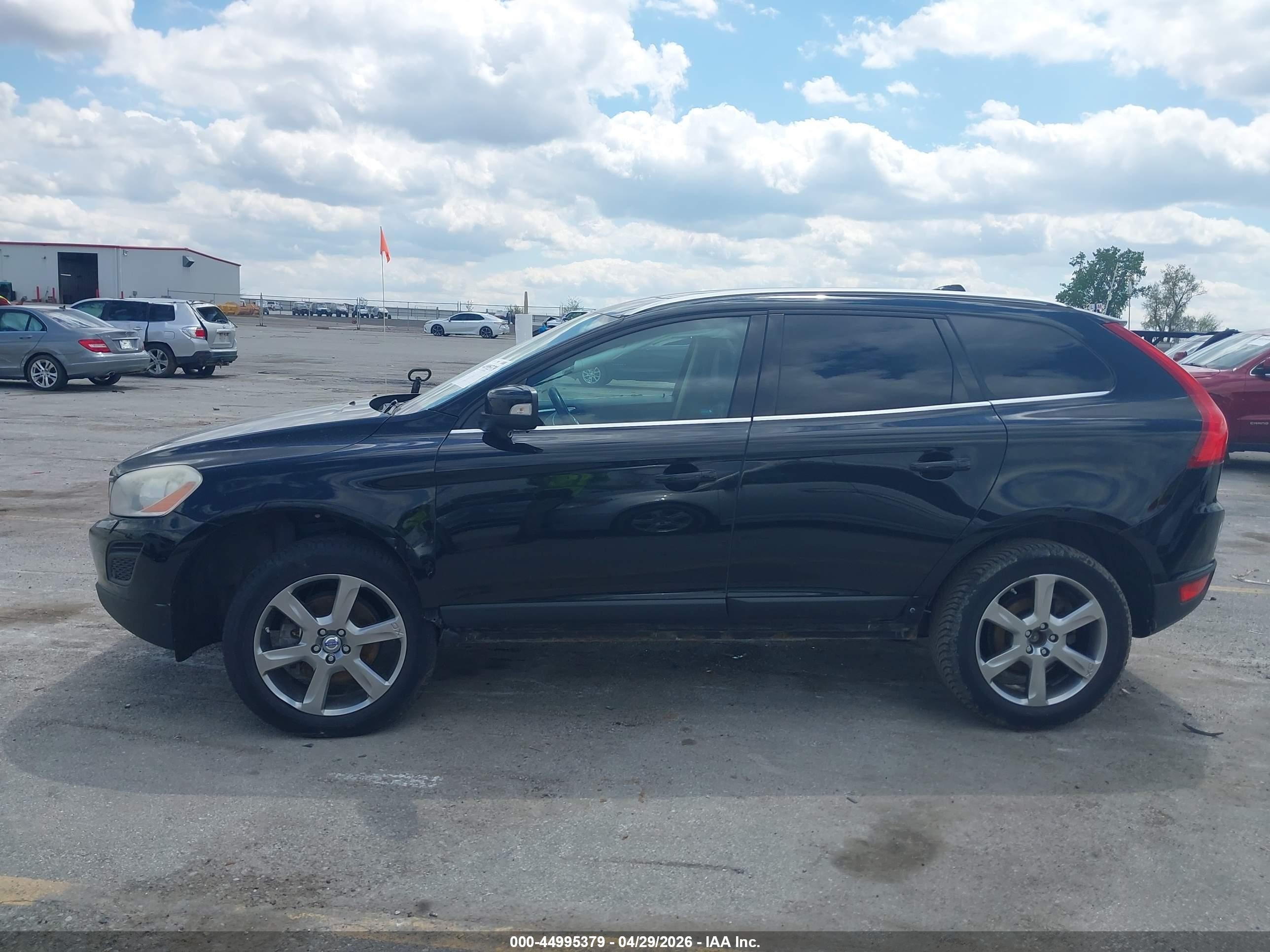 2013 Volvo Xc60 T6/t6 Platinum/t6 Premier Plus/t6 R-design/t6 R-design Platinum/t6 R-design Premier Plus Black vin: YV4902DZ0D2387572