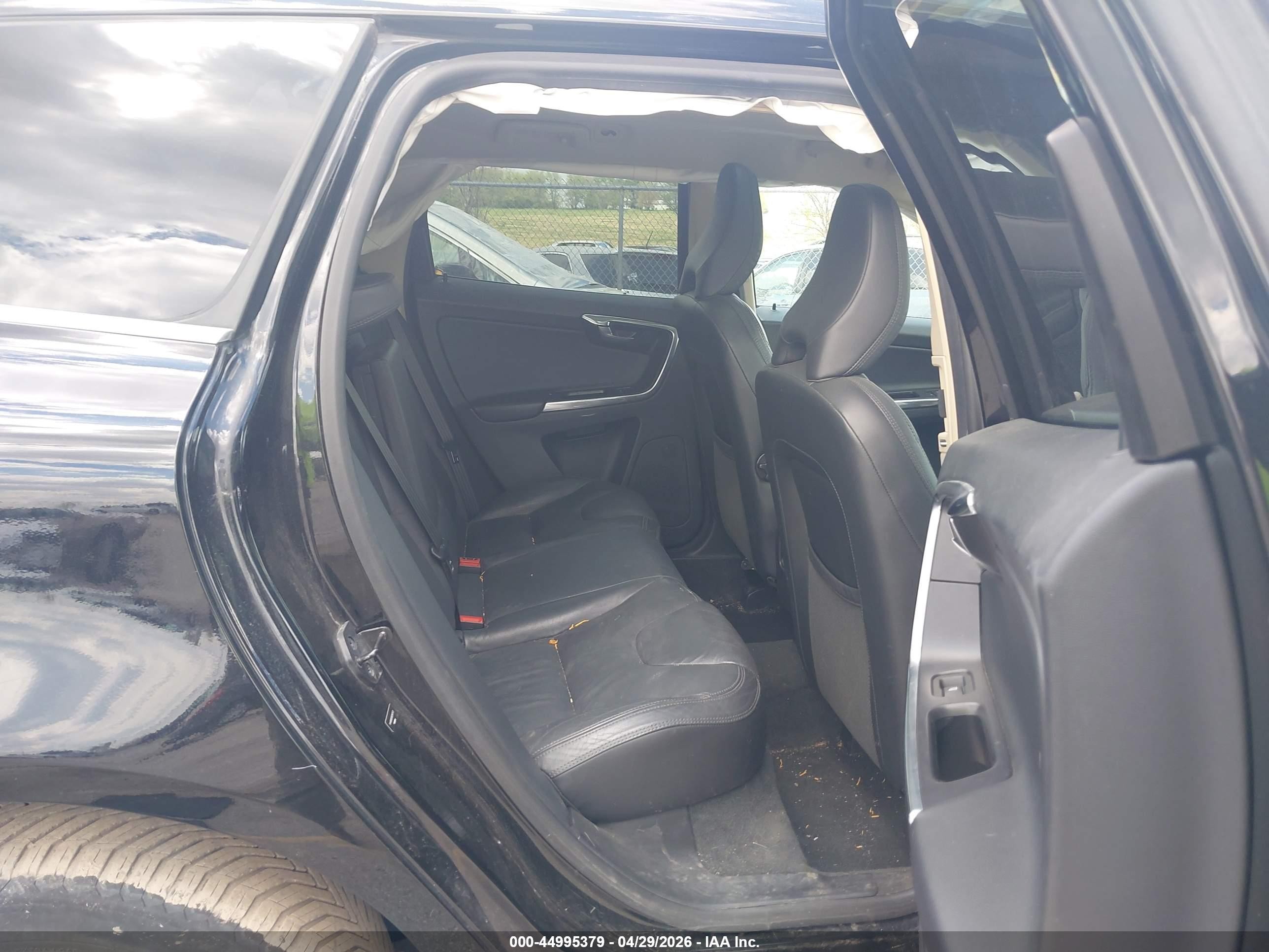 2013 Volvo Xc60 T6/t6 Platinum/t6 Premier Plus/t6 R-design/t6 R-design Platinum/t6 R-design Premier Plus Black vin: YV4902DZ0D2387572