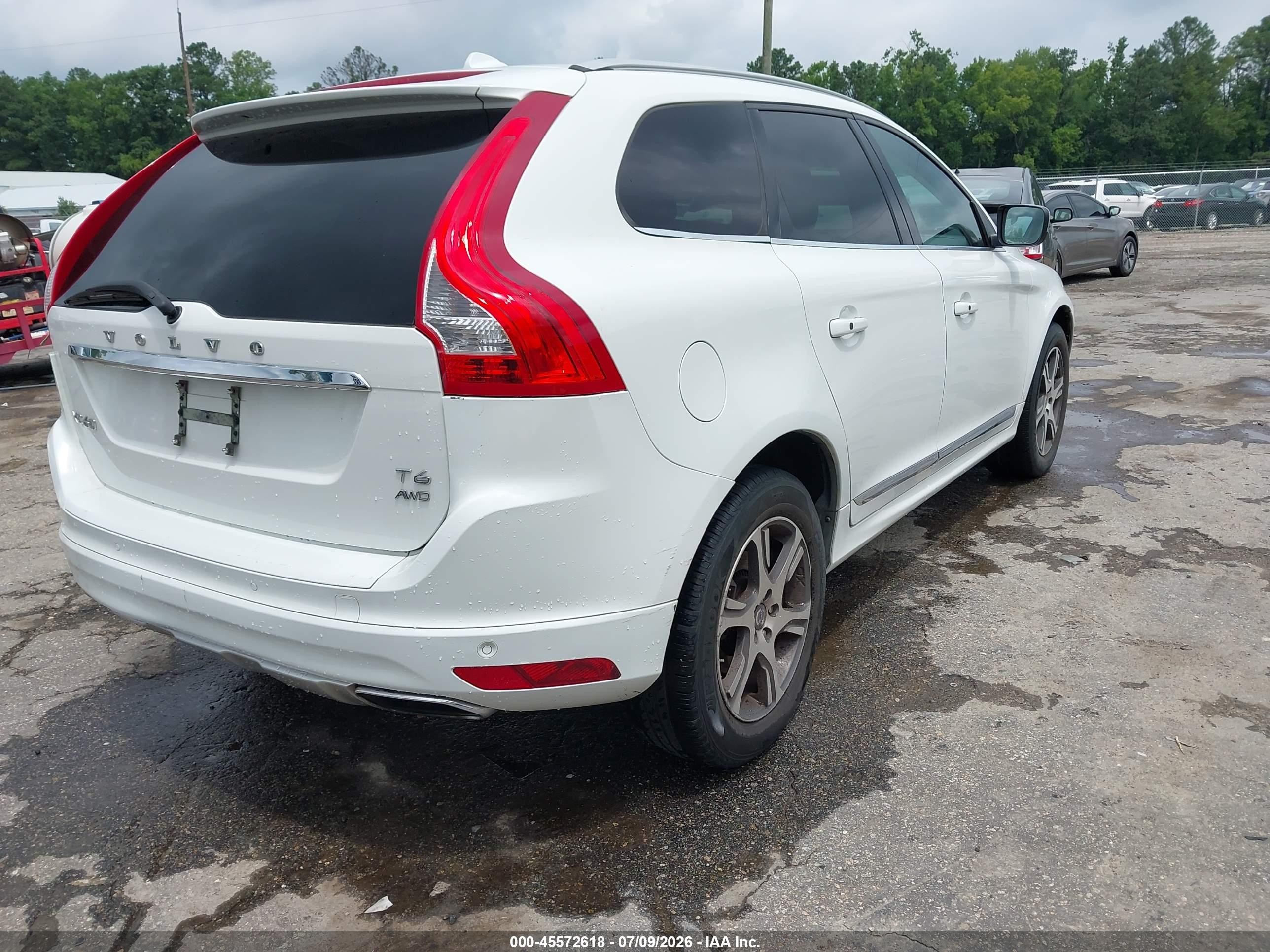 2014 Volvo Xc60 T6 White vin: YV4902DZ0E2533342