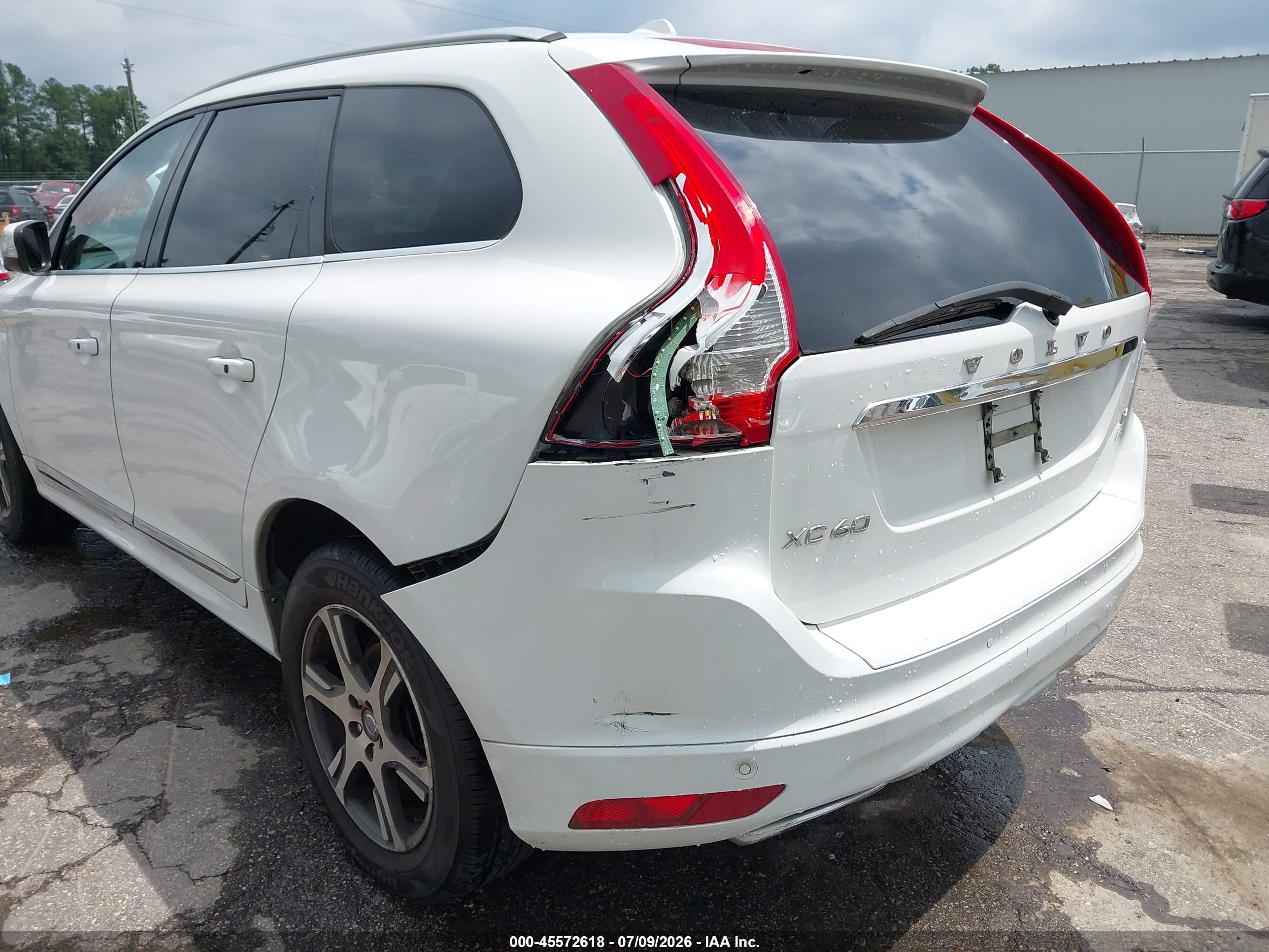 2014 Volvo Xc60 T6 White vin: YV4902DZ0E2533342