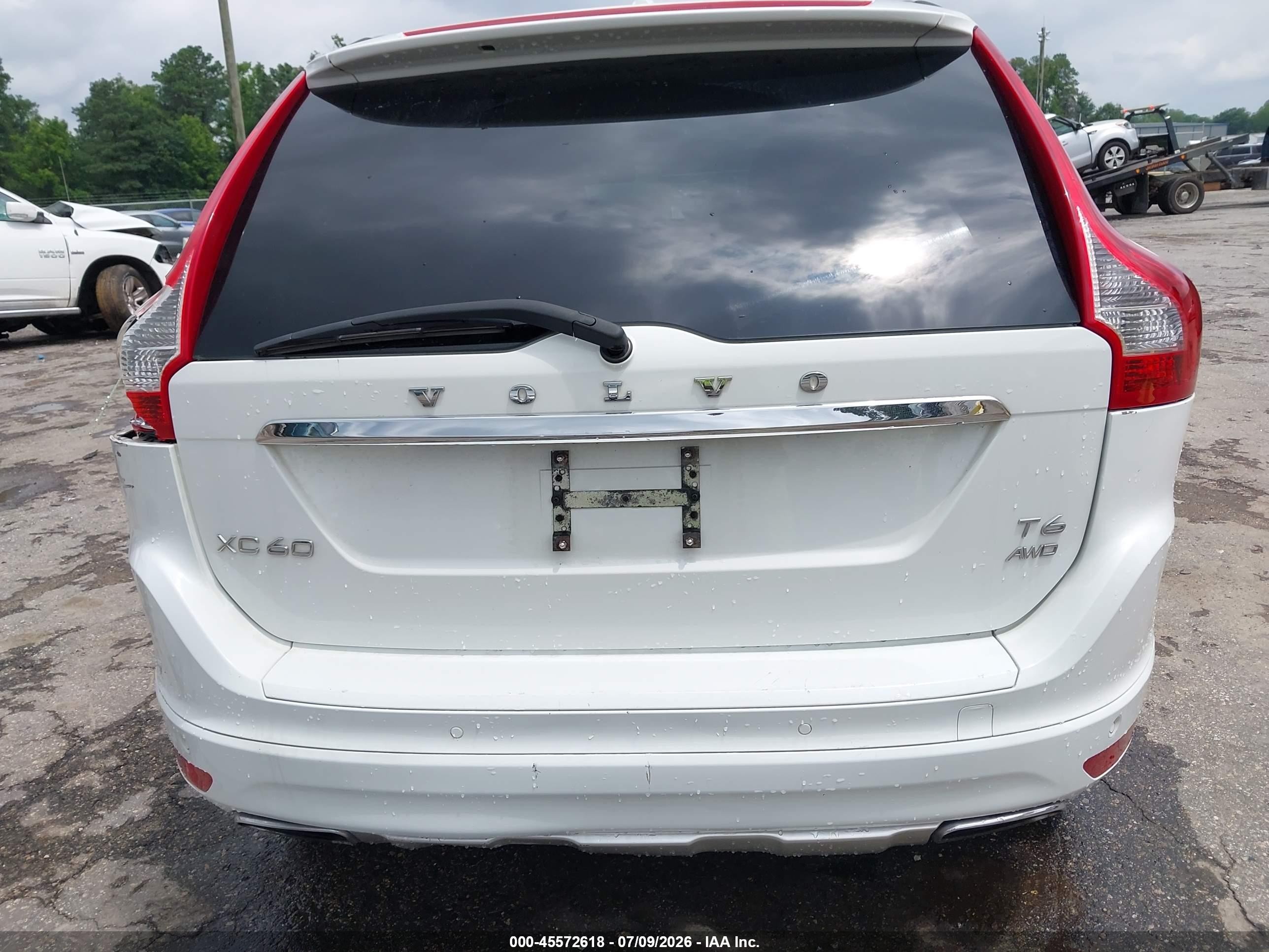 2014 Volvo Xc60 T6 White vin: YV4902DZ0E2533342