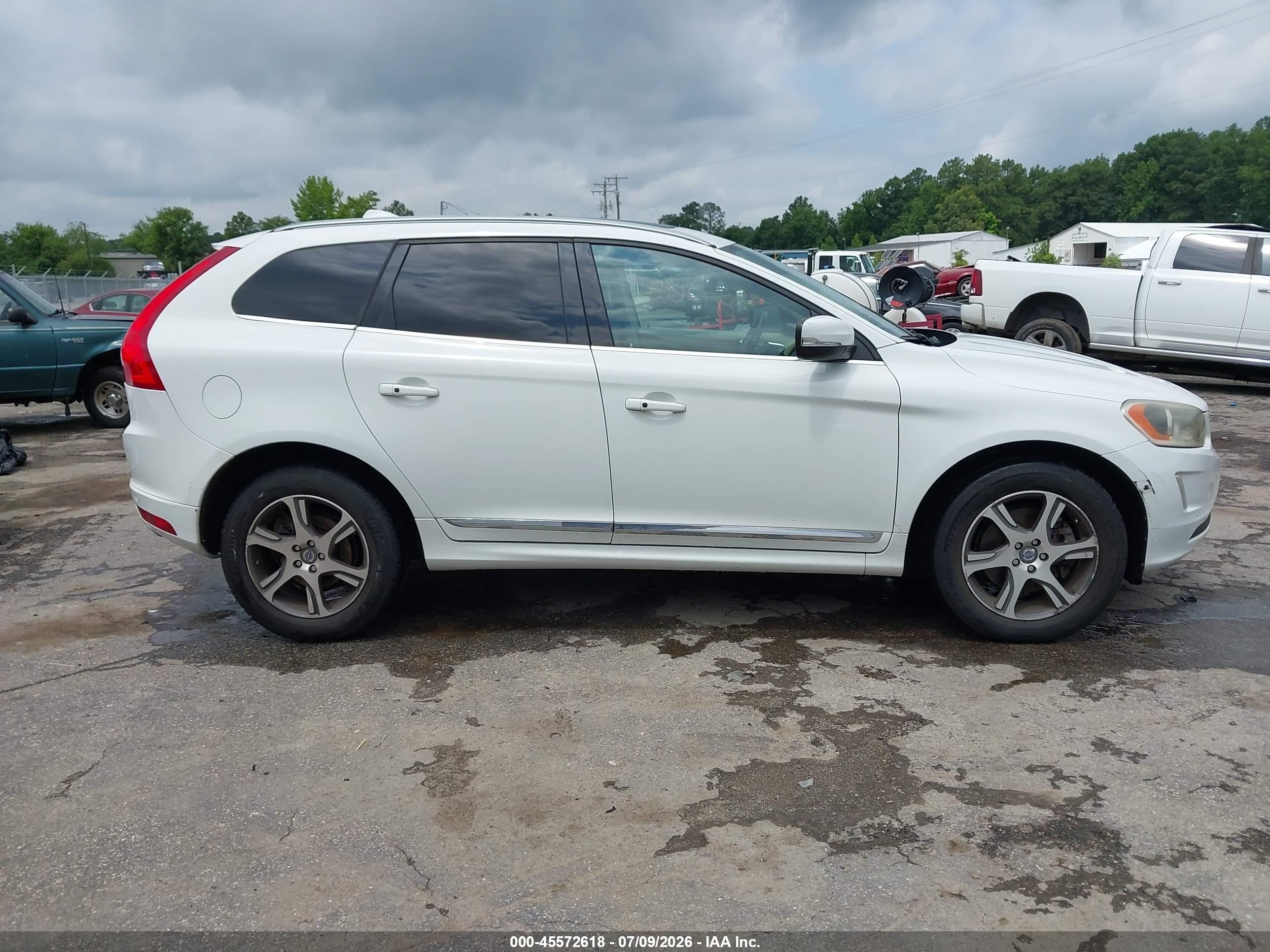 2014 Volvo Xc60 T6 White vin: YV4902DZ0E2533342