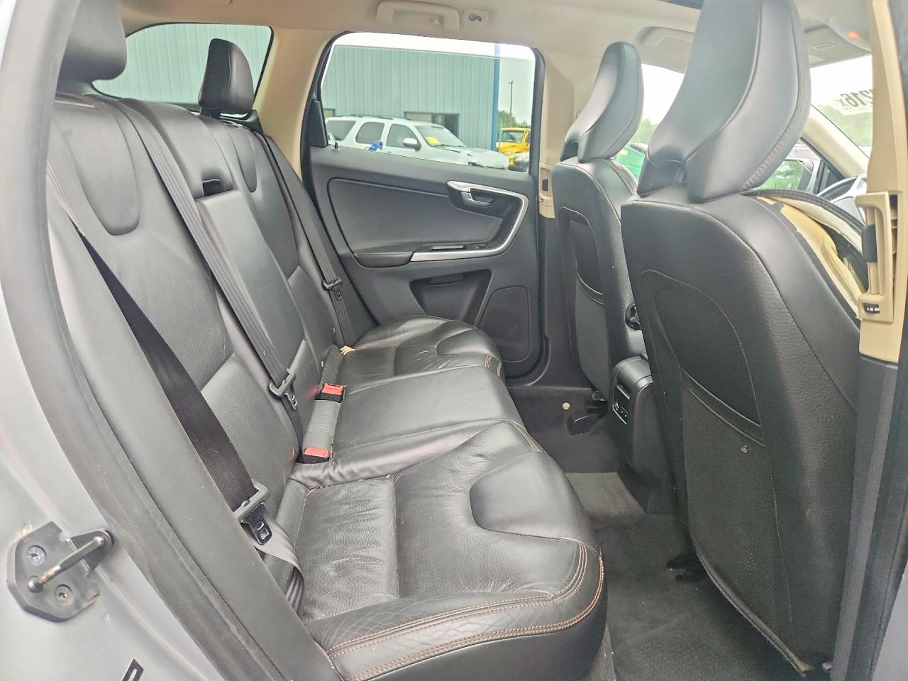 2012 Volvo Xc60 T6 Silver vin: YV4902DZ1C2292694