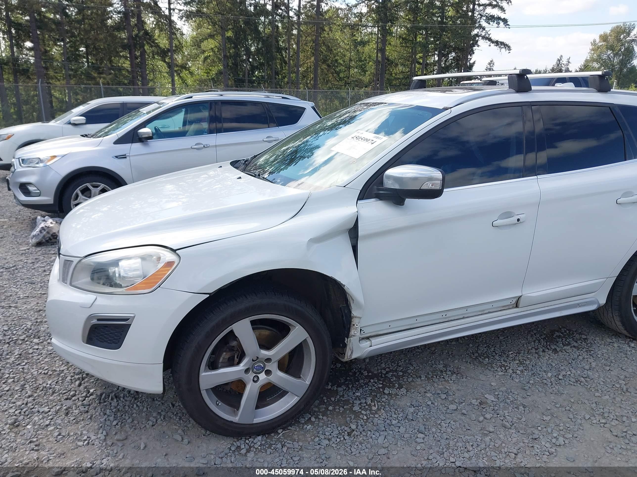 2012 Volvo Xc60 T6/t6 Platinum/t6 Premier Plus/t6 R-design/t6 R-design Platinum/t6 R-design Premier Plus White vin: YV4902DZ1C2319067