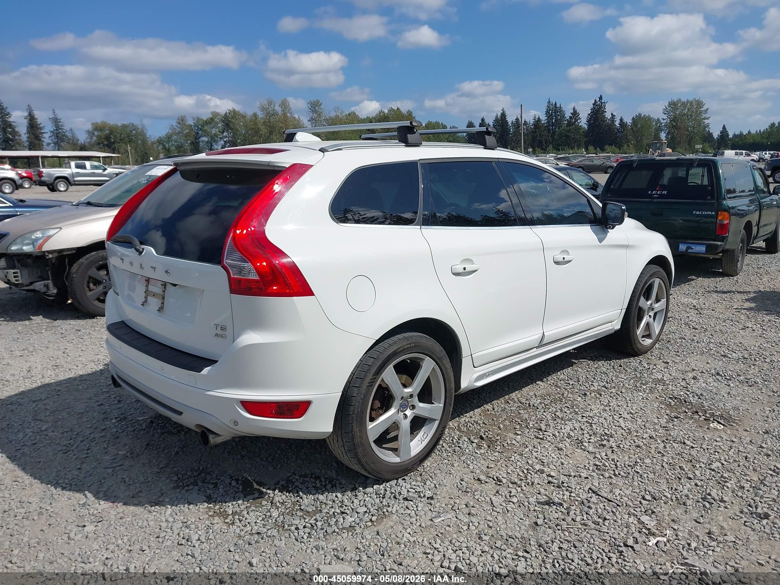 2012 Volvo Xc60 T6/t6 Platinum/t6 Premier Plus/t6 R-design/t6 R-design Platinum/t6 R-design Premier Plus White vin: YV4902DZ1C2319067