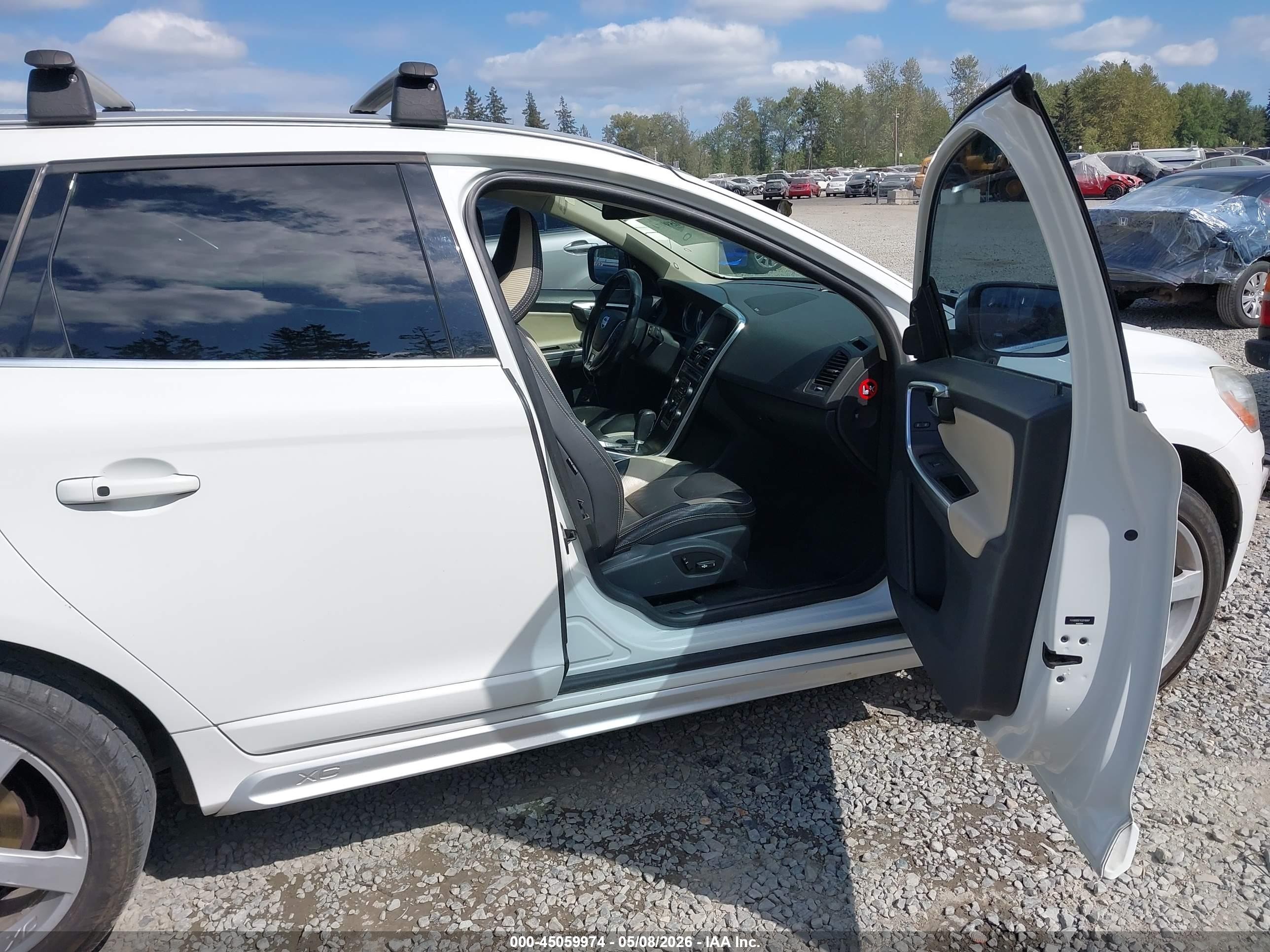 2012 Volvo Xc60 T6/t6 Platinum/t6 Premier Plus/t6 R-design/t6 R-design Platinum/t6 R-design Premier Plus White vin: YV4902DZ1C2319067
