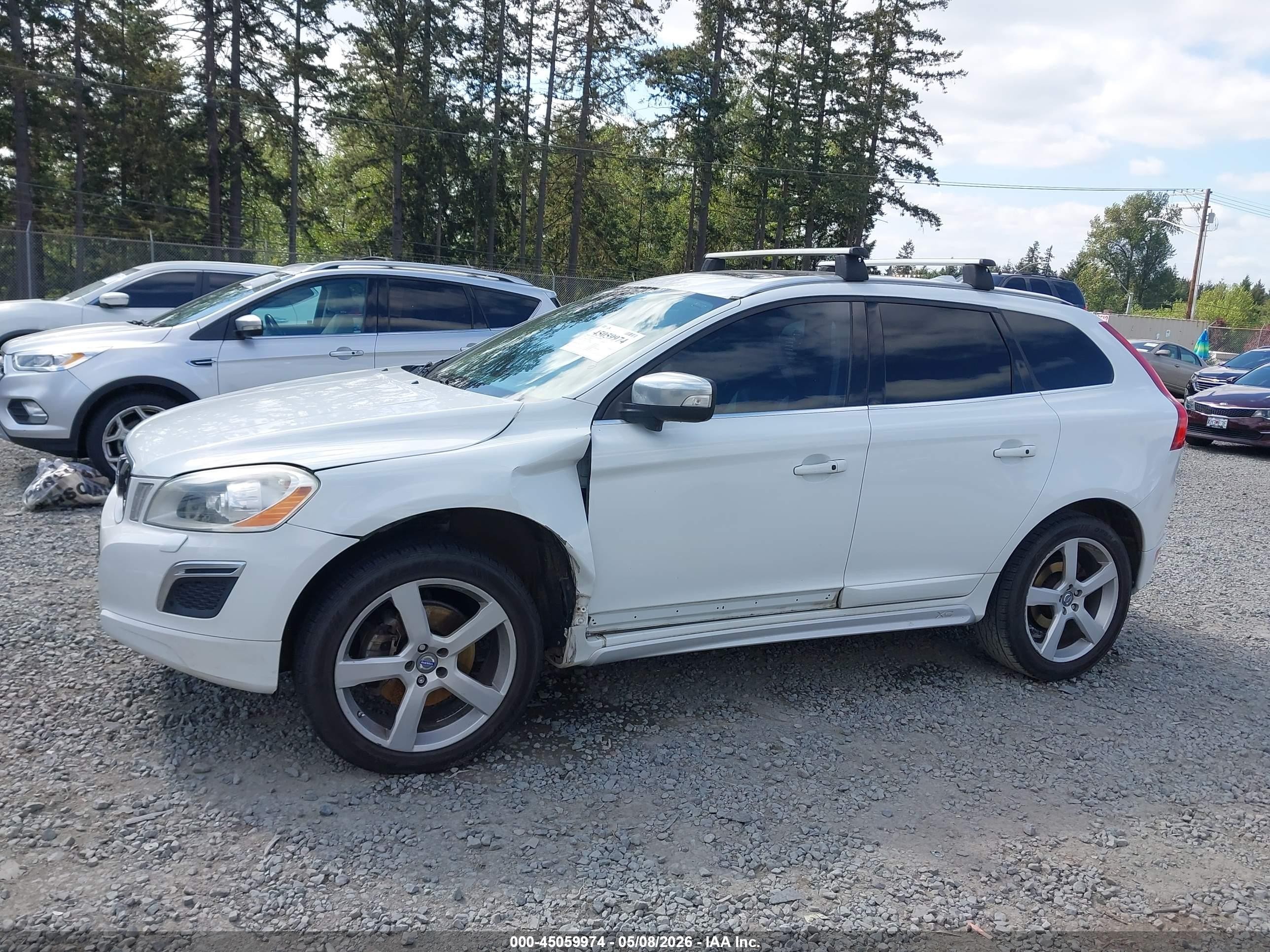 2012 Volvo Xc60 T6/t6 Platinum/t6 Premier Plus/t6 R-design/t6 R-design Platinum/t6 R-design Premier Plus White vin: YV4902DZ1C2319067