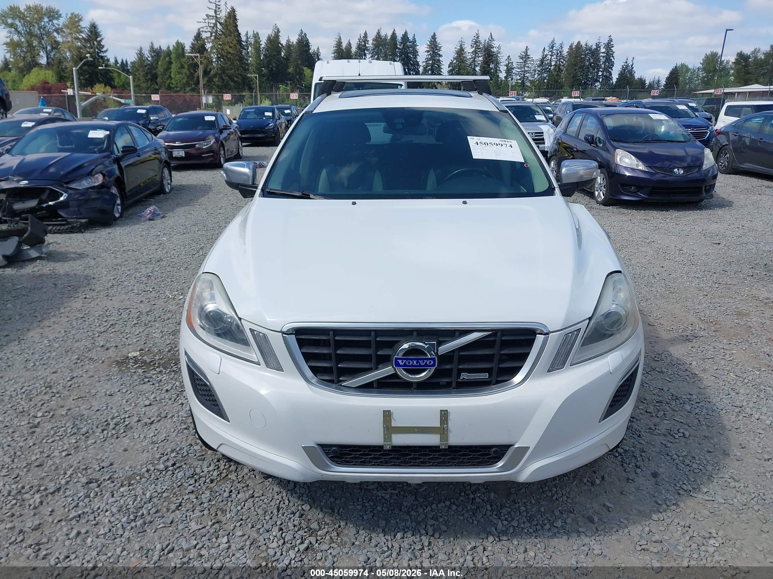 2012 Volvo Xc60 T6/t6 Platinum/t6 Premier Plus/t6 R-design/t6 R-design Platinum/t6 R-design Premier Plus White vin: YV4902DZ1C2319067