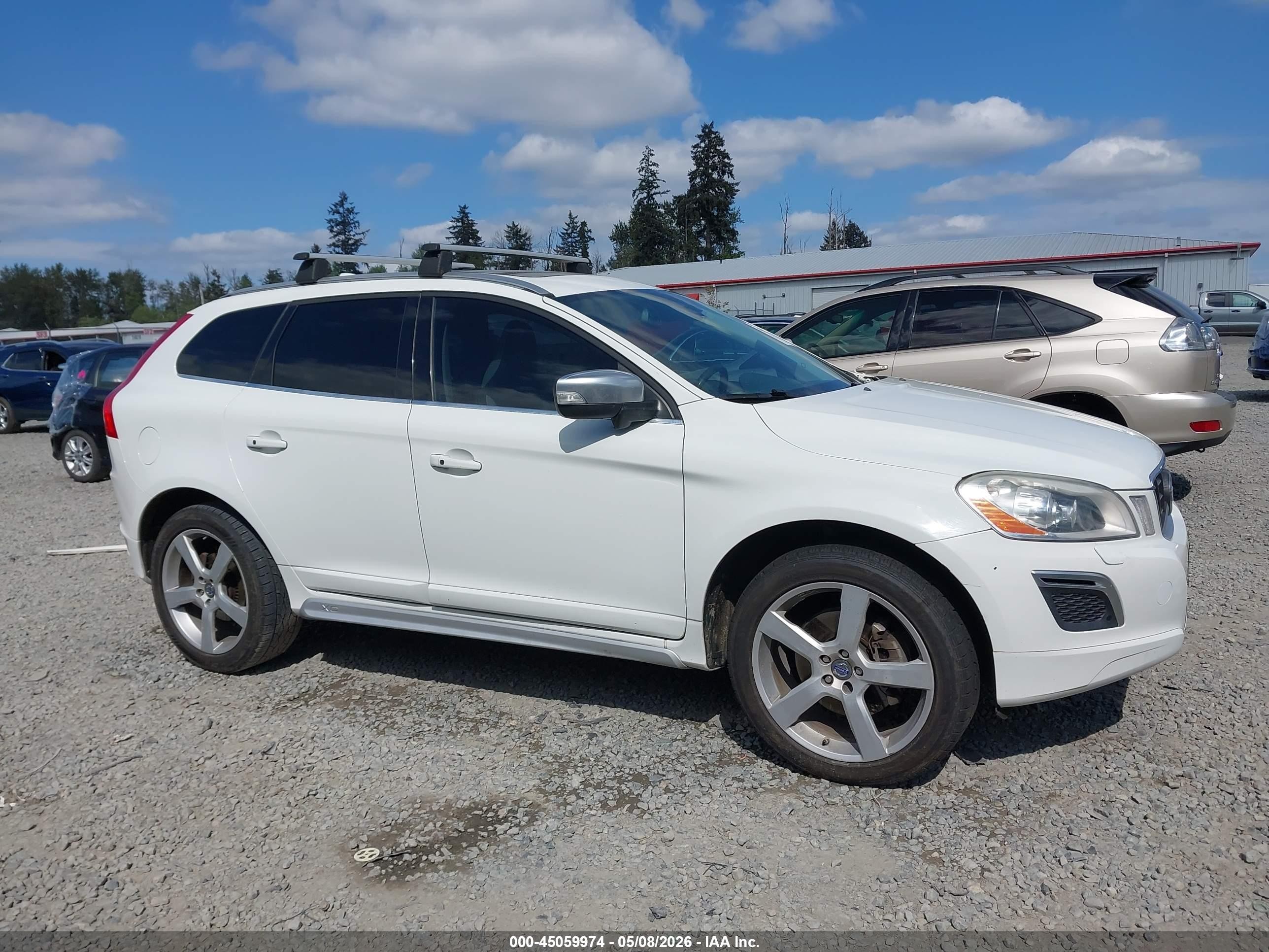 2012 Volvo Xc60 T6/t6 Platinum/t6 Premier Plus/t6 R-design/t6 R-design Platinum/t6 R-design Premier Plus White vin: YV4902DZ1C2319067