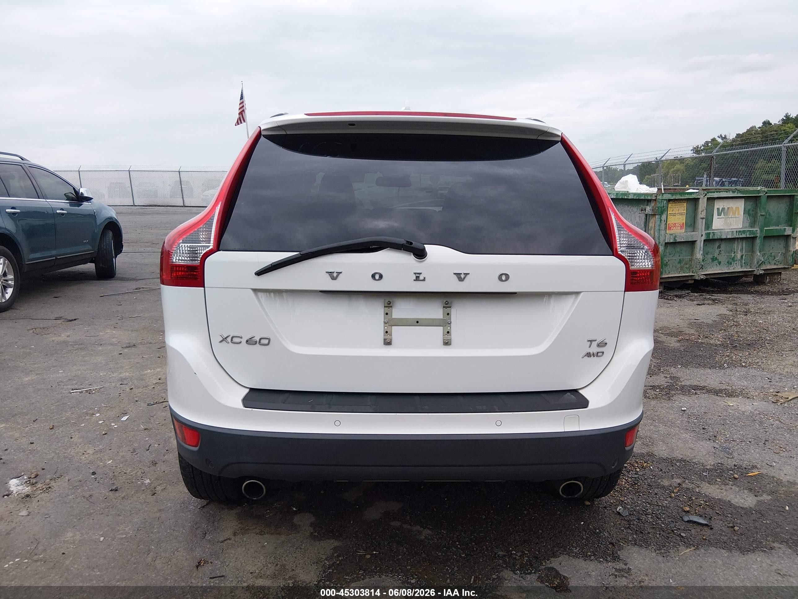 2013 Volvo Xc60 T6/t6 Platinum/t6 Premier Plus/t6 R-design/t6 R-design Platinum/t6 R-design Premier Plus White vin: YV4902DZ1D2378413