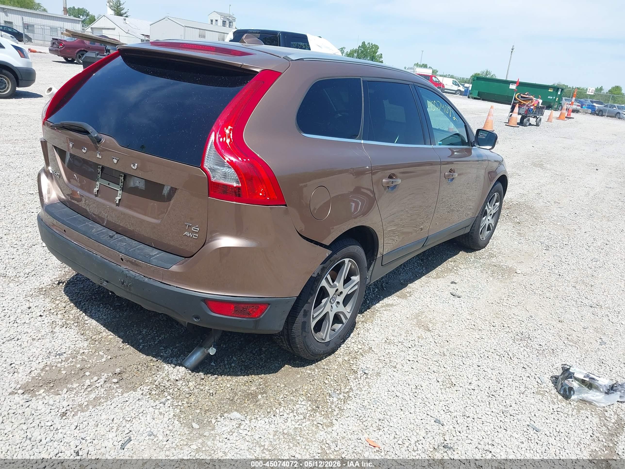 2013 Volvo Xc60 T6/t6 Platinum/t6 Premier Plus/t6 R-design/t6 R-design Platinum/t6 R-design Premier Plus Brown vin: YV4902DZ1D2411393
