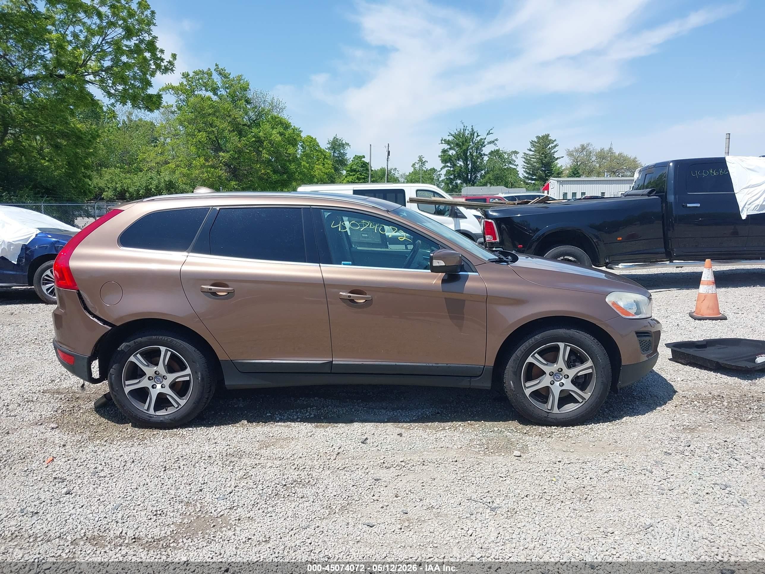 2013 Volvo Xc60 T6/t6 Platinum/t6 Premier Plus/t6 R-design/t6 R-design Platinum/t6 R-design Premier Plus Brown vin: YV4902DZ1D2411393