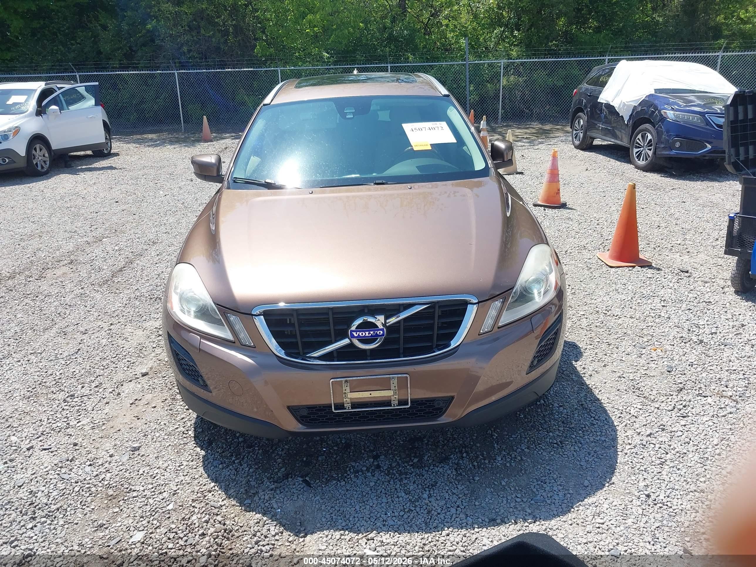 2013 Volvo Xc60 T6/t6 Platinum/t6 Premier Plus/t6 R-design/t6 R-design Platinum/t6 R-design Premier Plus Brown vin: YV4902DZ1D2411393