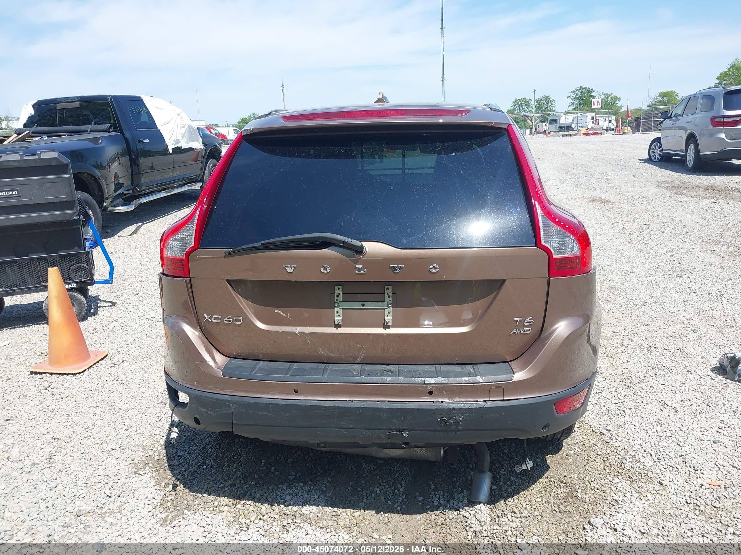 2013 Volvo Xc60 T6/t6 Platinum/t6 Premier Plus/t6 R-design/t6 R-design Platinum/t6 R-design Premier Plus Brown vin: YV4902DZ1D2411393