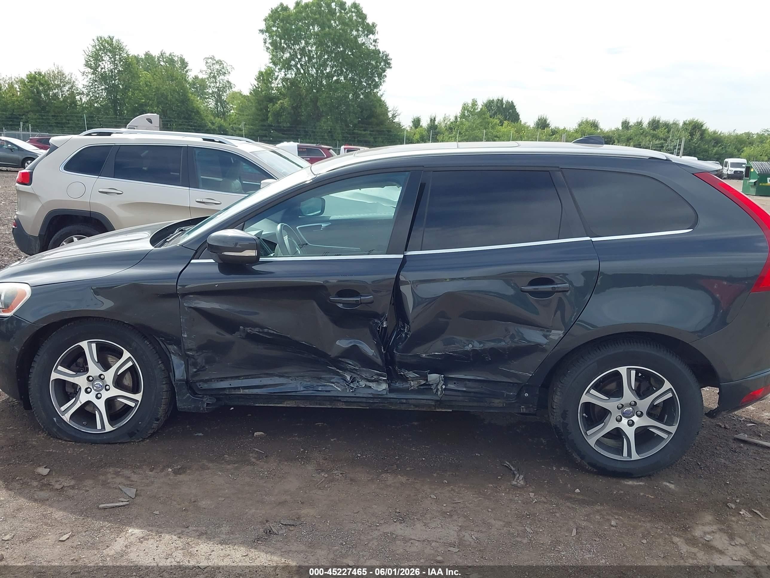 2014 Volvo Xc60 T6 R-design Platinum Black vin: YV4902DZ1E2535343