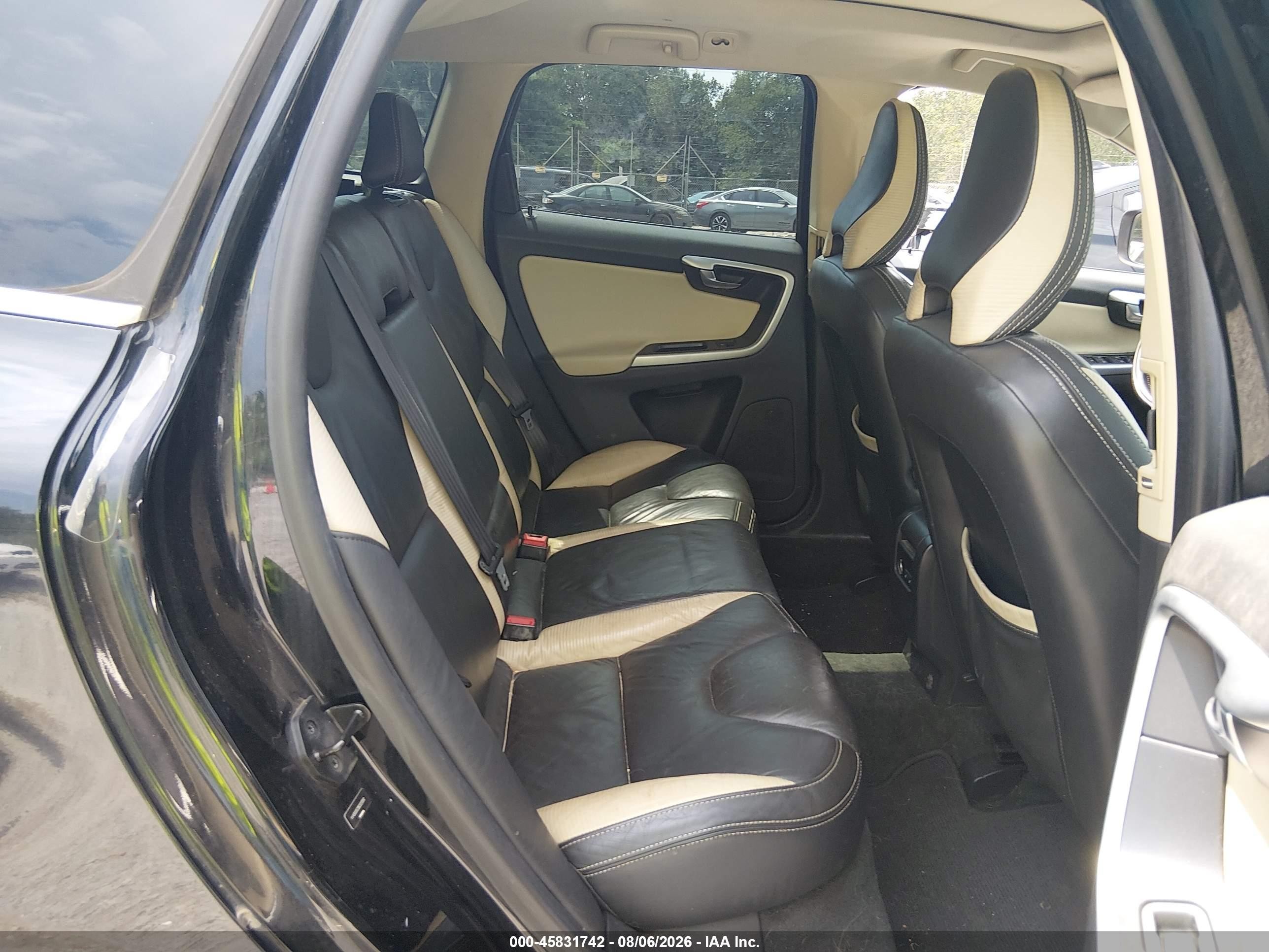 2011 Volvo Xc60 T6/t6 R-design Черный vin: YV4902DZ2B2223592