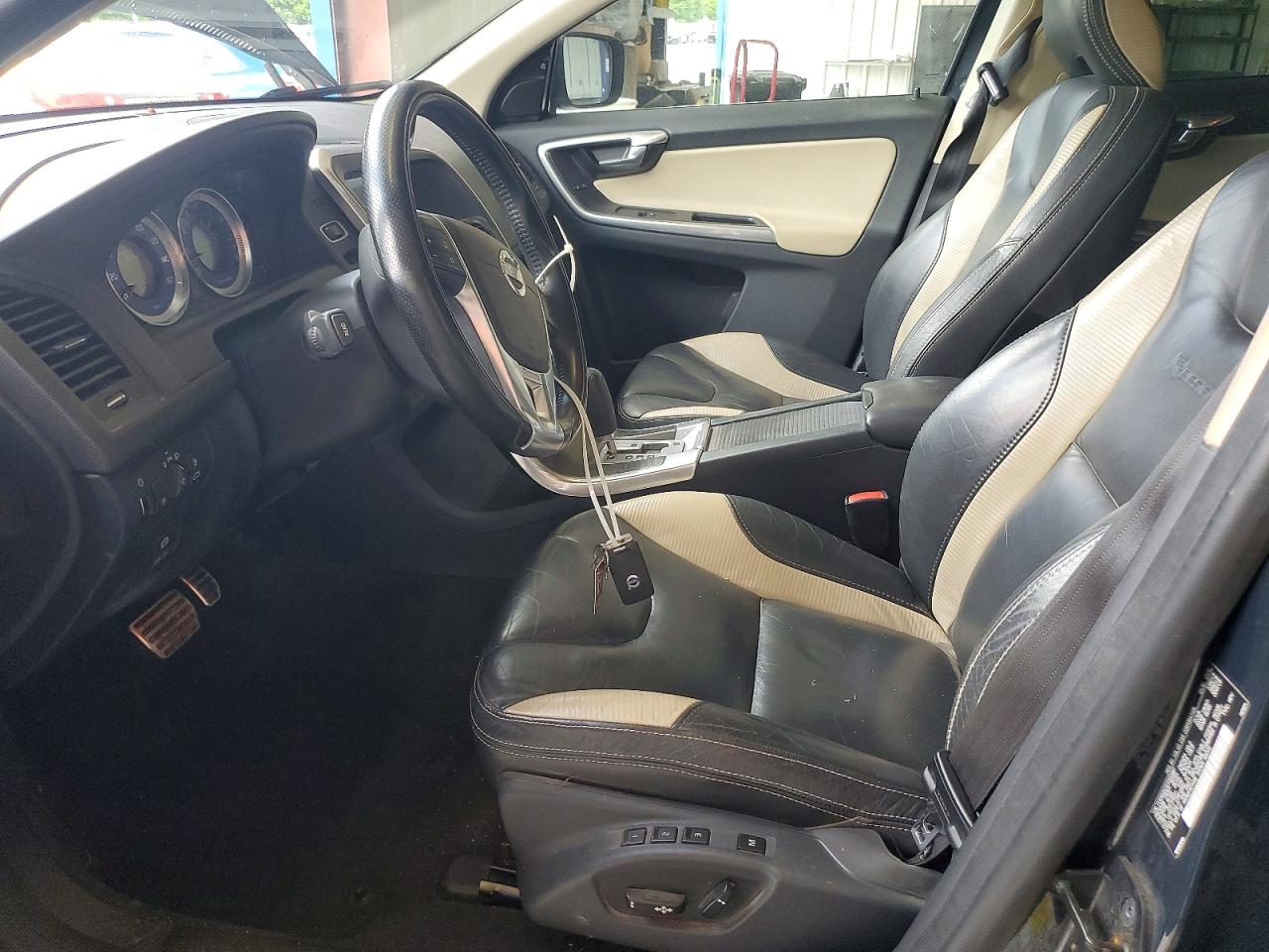 2012 Volvo Xc60 T6 Charcoal vin: YV4902DZ2C2302987