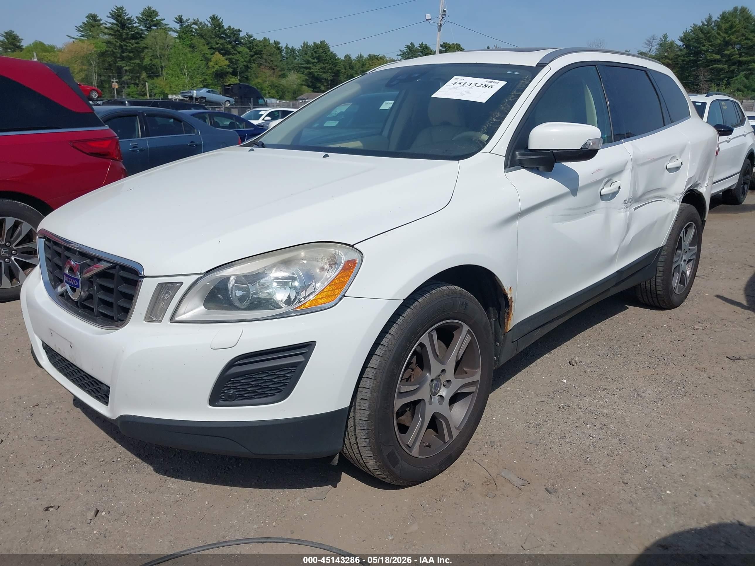 2012 Volvo Xc60 T6/t6 Platinum/t6 Premier Plus/t6 R-design/t6 R-design Platinum/t6 R-design Premier Plus White vin: YV4902DZ2C2308546
