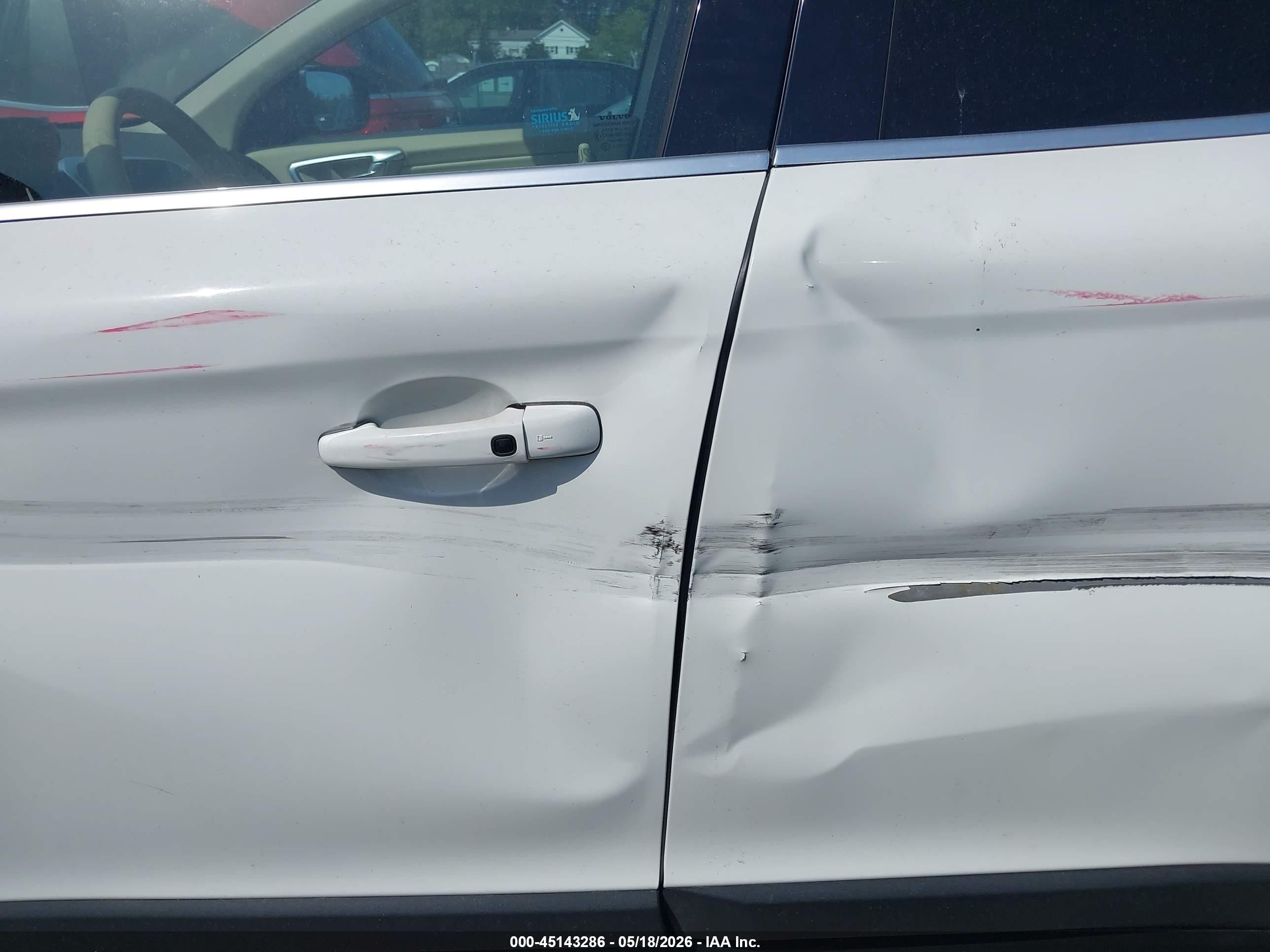 2012 Volvo Xc60 T6/t6 Platinum/t6 Premier Plus/t6 R-design/t6 R-design Platinum/t6 R-design Premier Plus White vin: YV4902DZ2C2308546
