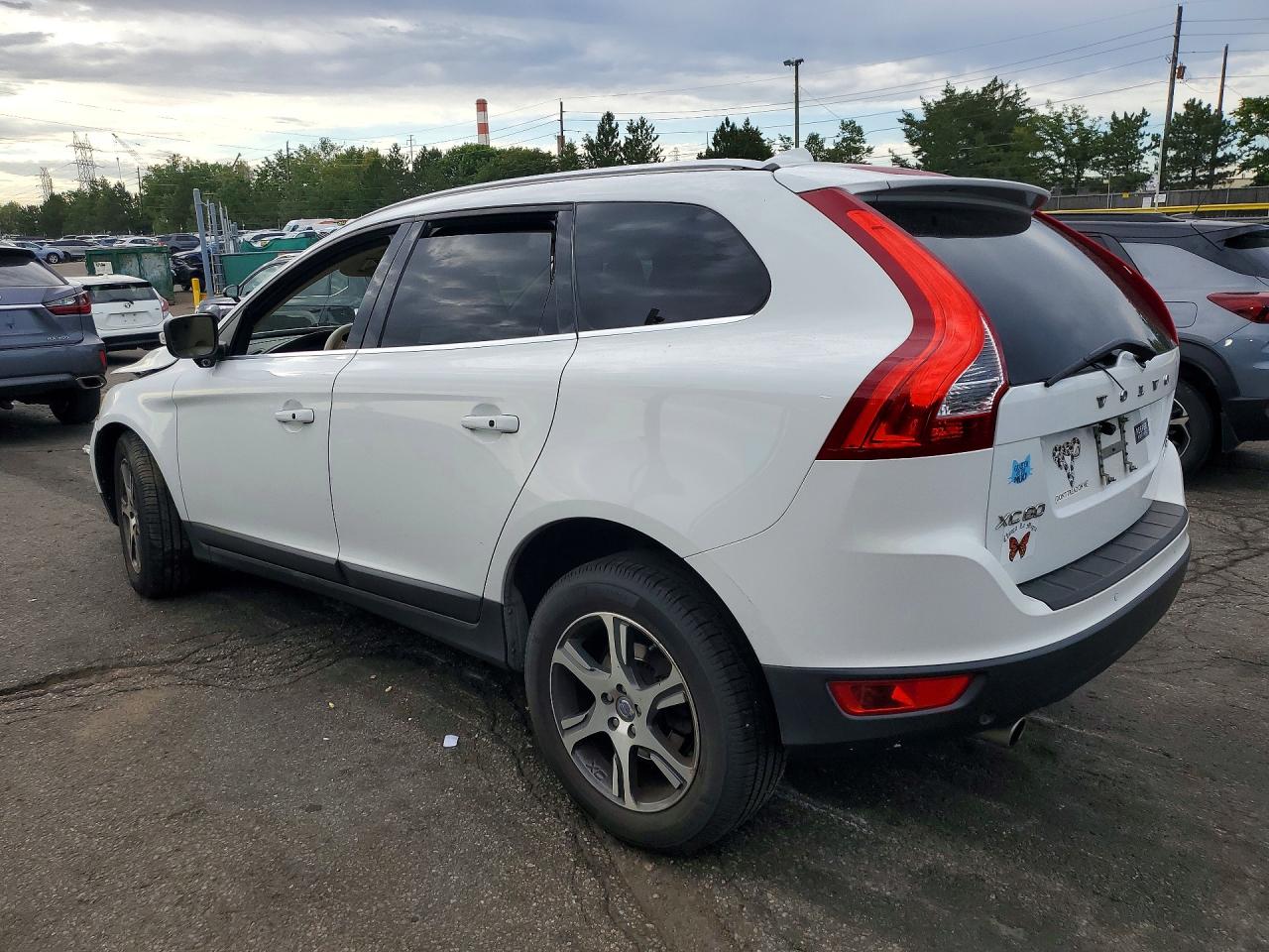 2012 Volvo Xc60 T6 White vin: YV4902DZ2C2331261