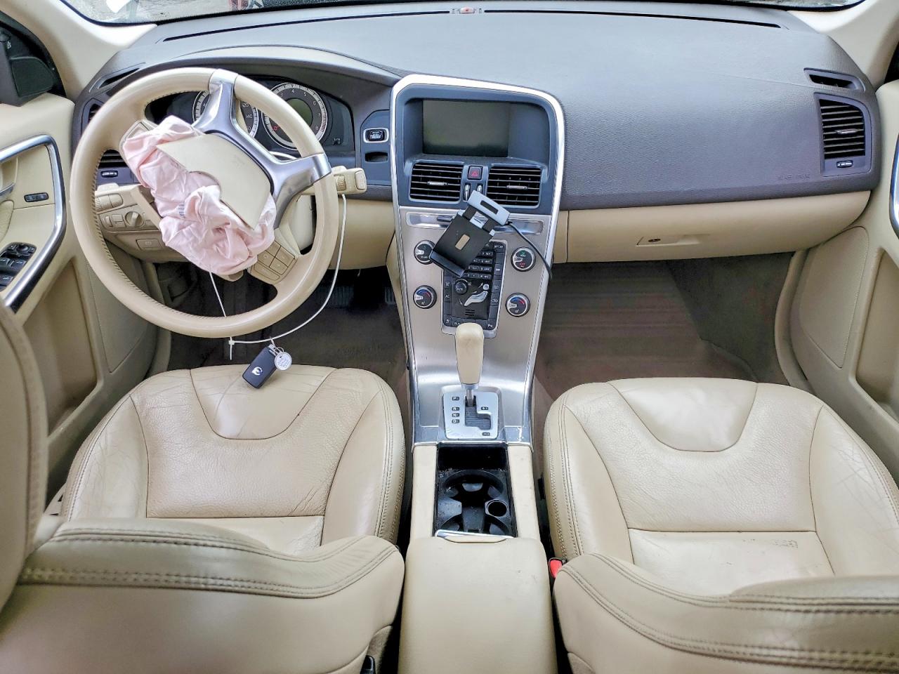 2012 Volvo Xc60 T6 White vin: YV4902DZ2C2331261