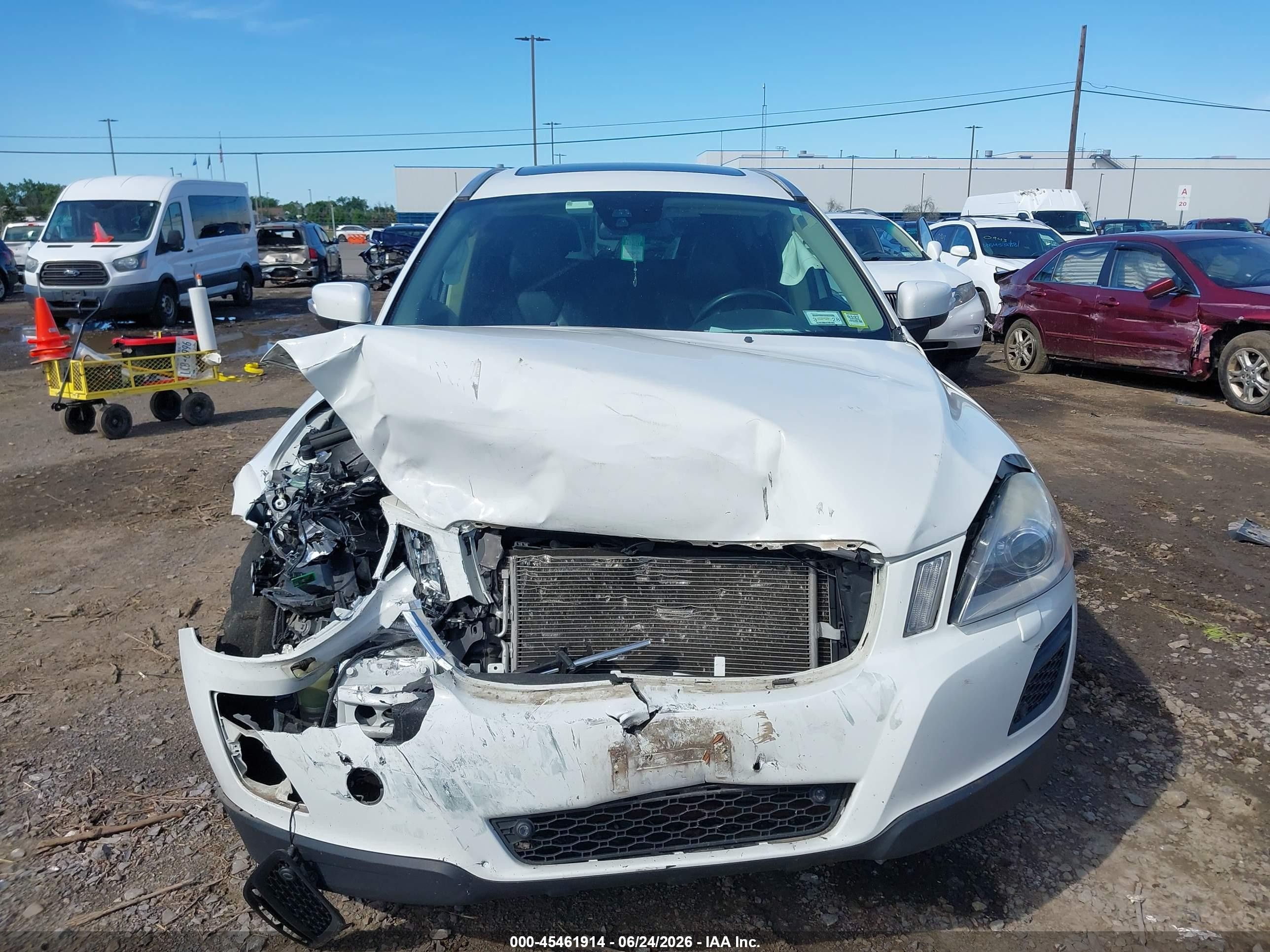 2013 Volvo Xc60 T6/t6 Platinum/t6 Premier Plus/t6 R-design/t6 R-design Platinum/t6 R-design Premier Plus White vin: YV4902DZ2D2368117