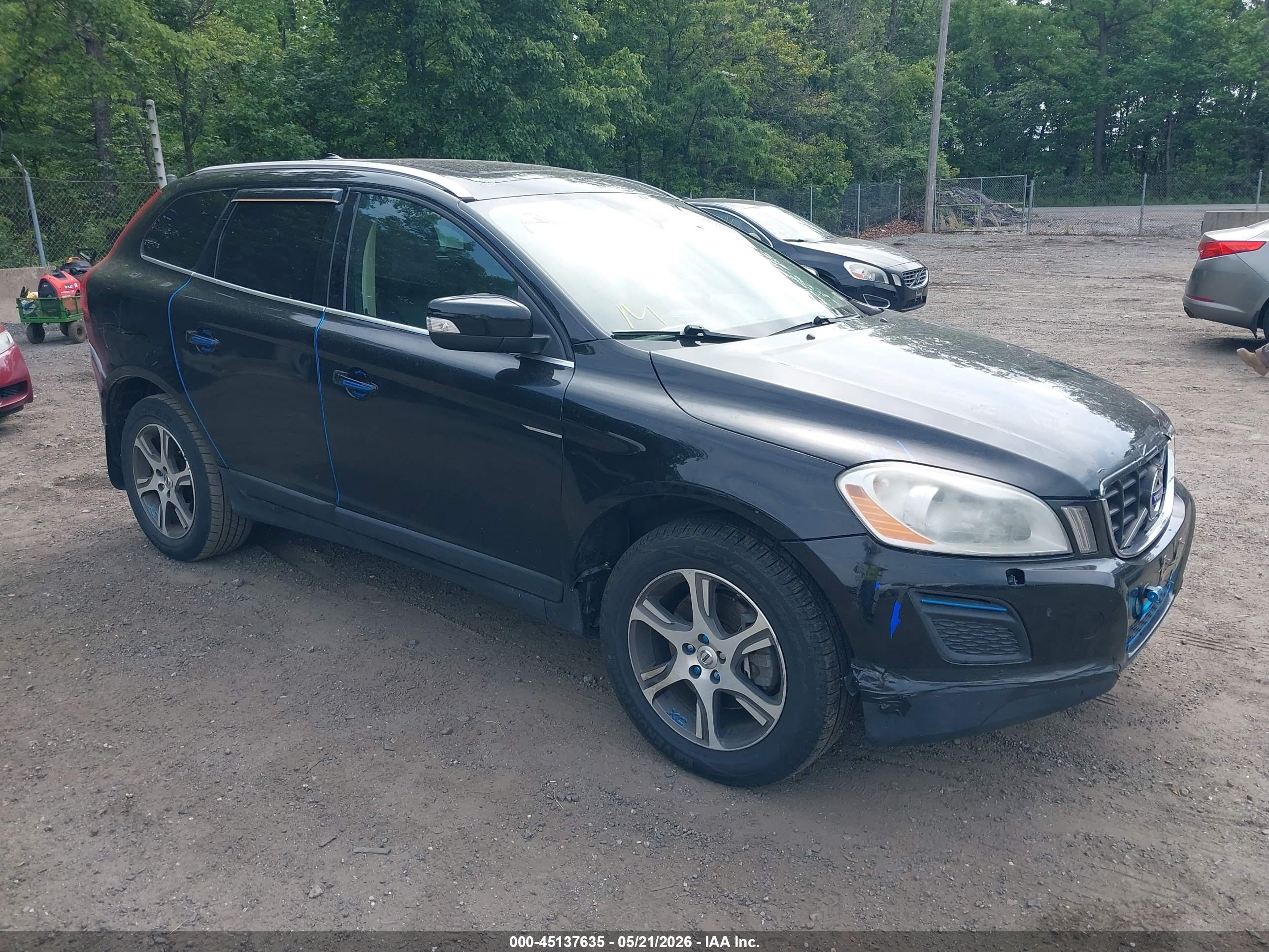 2013 Volvo Xc60 T6/t6 Platinum/t6 Premier Plus/t6 R-design/t6 R-design Platinum/t6 R-design Premier Plus Black vin: YV4902DZ2D2398718