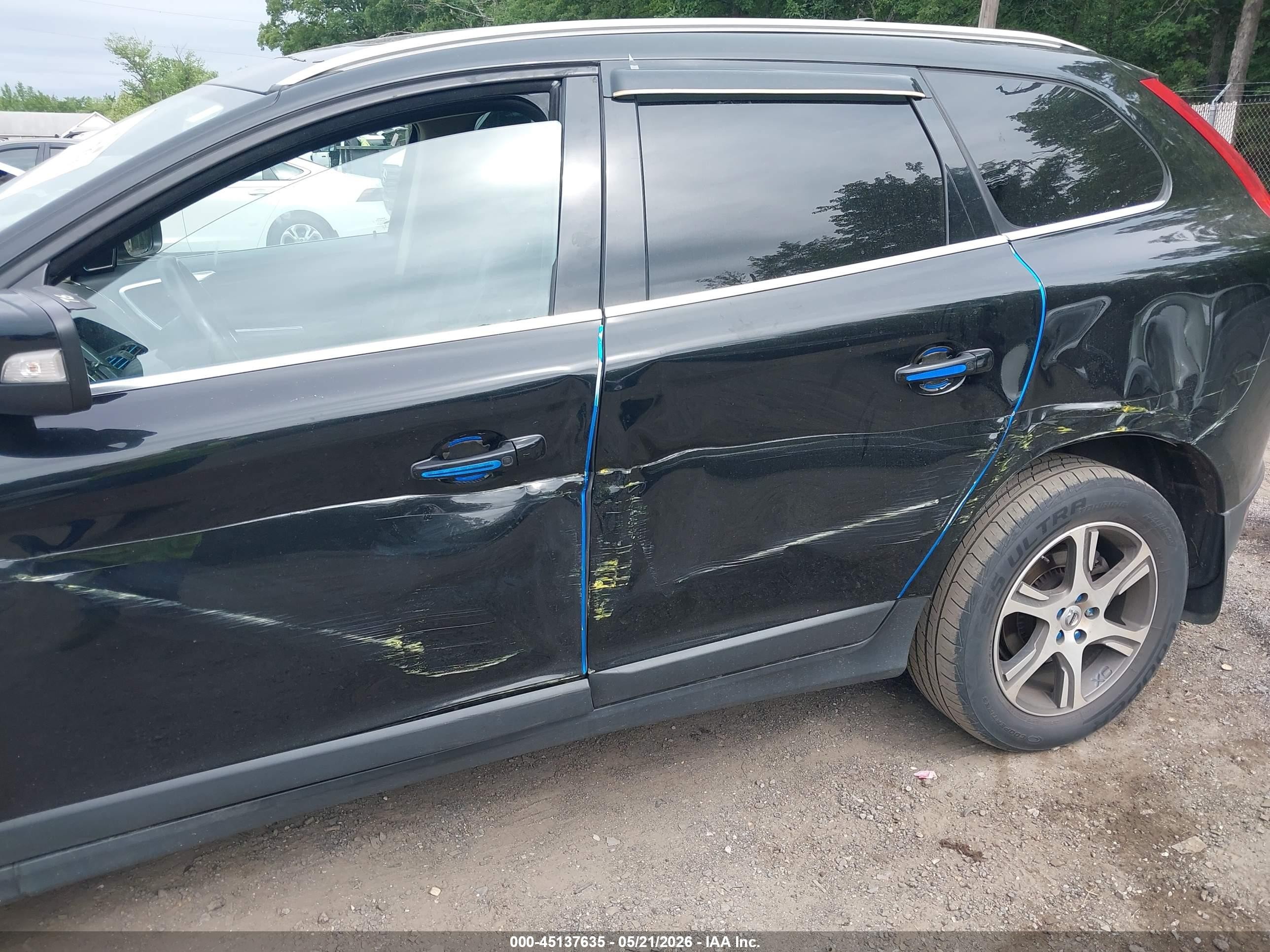 2013 Volvo Xc60 T6/t6 Platinum/t6 Premier Plus/t6 R-design/t6 R-design Platinum/t6 R-design Premier Plus Black vin: YV4902DZ2D2398718