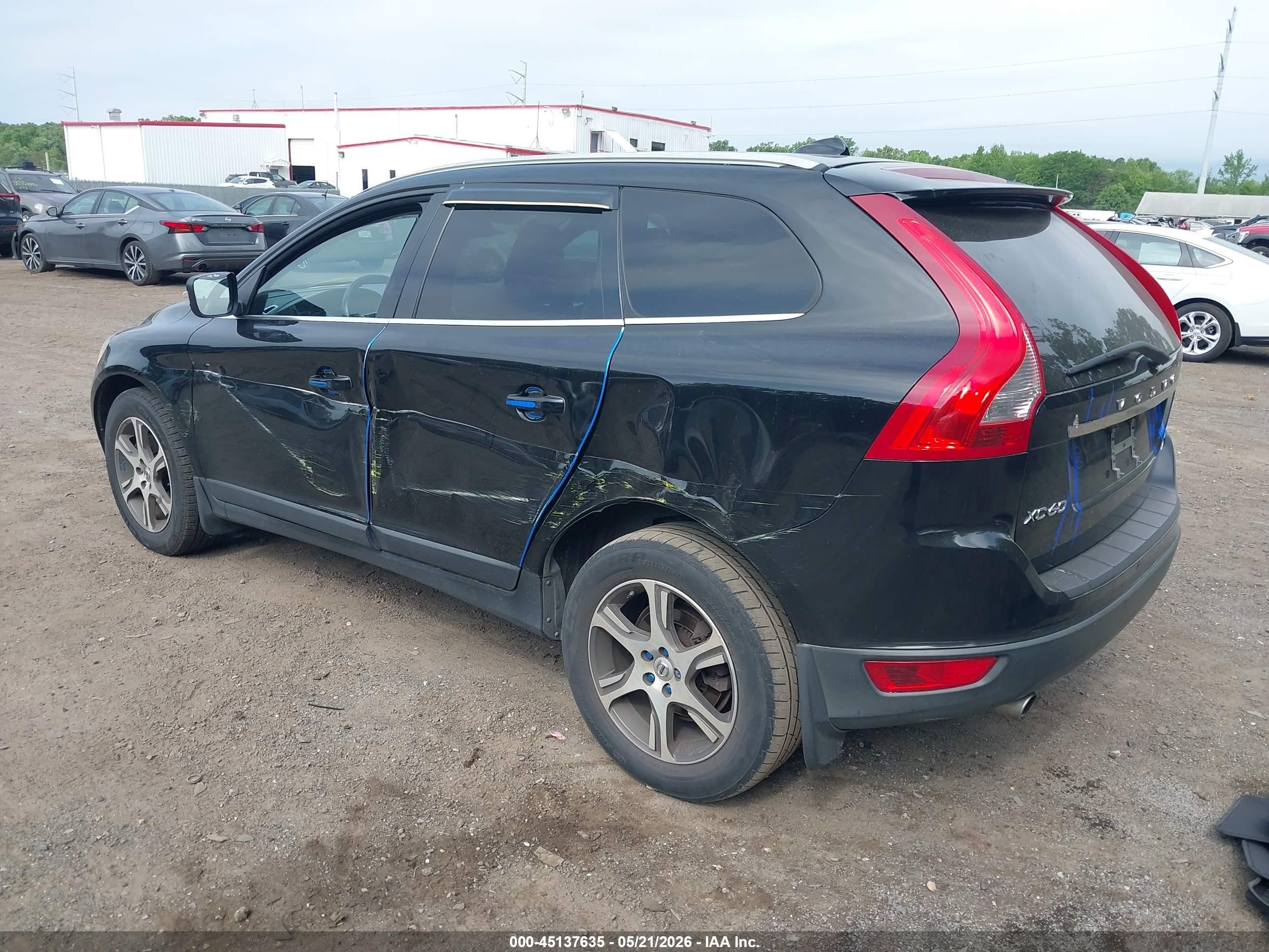2013 Volvo Xc60 T6/t6 Platinum/t6 Premier Plus/t6 R-design/t6 R-design Platinum/t6 R-design Premier Plus Black vin: YV4902DZ2D2398718