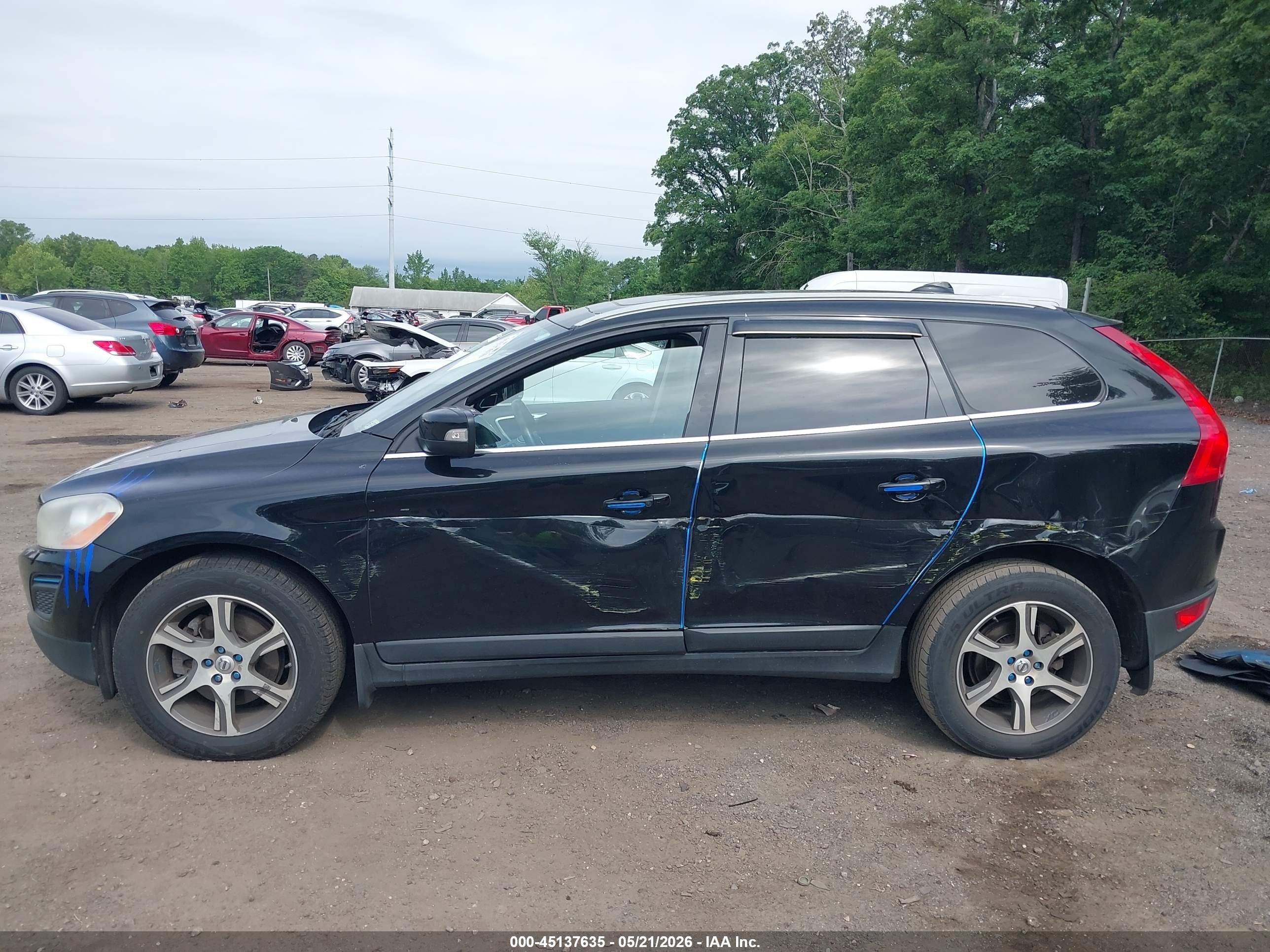 2013 Volvo Xc60 T6/t6 Platinum/t6 Premier Plus/t6 R-design/t6 R-design Platinum/t6 R-design Premier Plus Black vin: YV4902DZ2D2398718