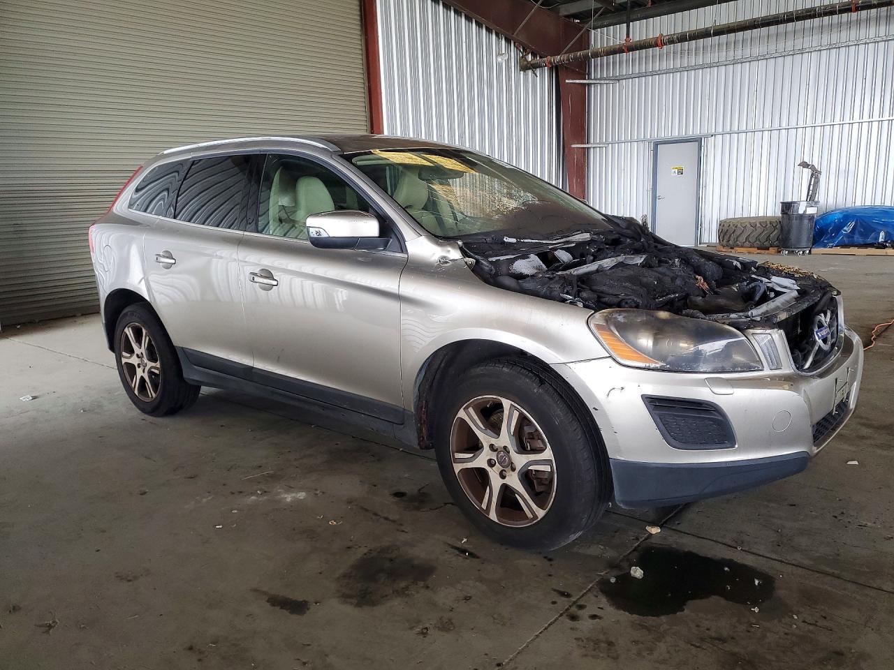 2013 Volvo Xc60 T6 Золотой vin: YV4902DZ2D2413637