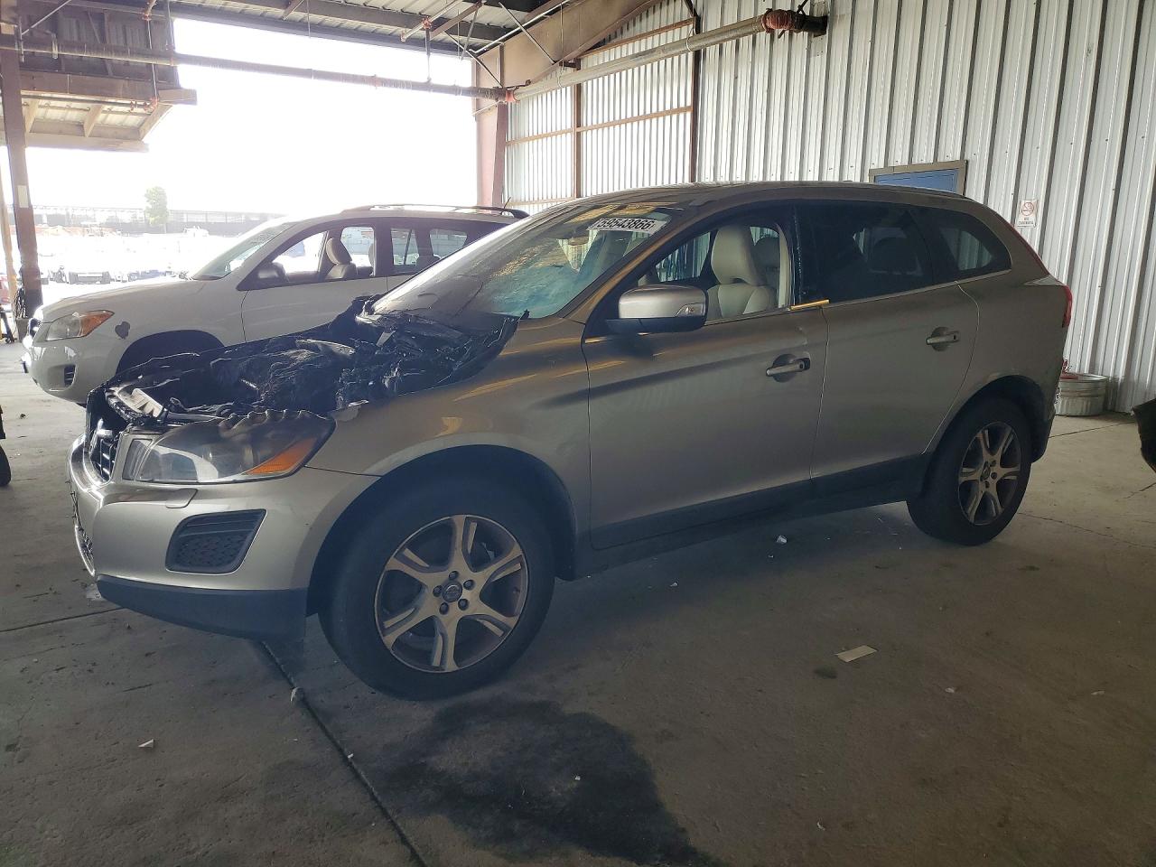 2013 Volvo Xc60 T6 Gold vin: YV4902DZ2D2413637