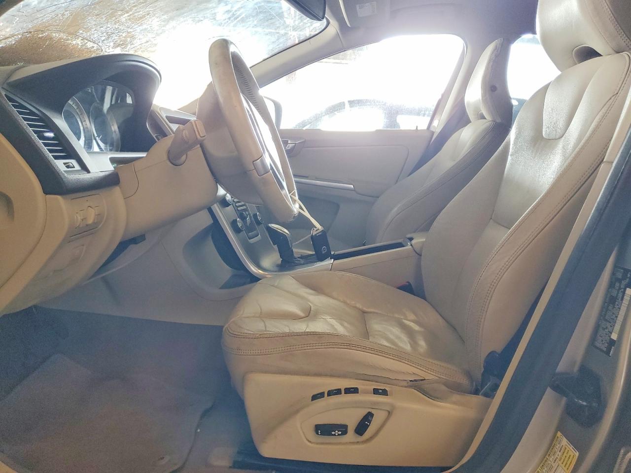 2013 Volvo Xc60 T6 Золотой vin: YV4902DZ2D2413637