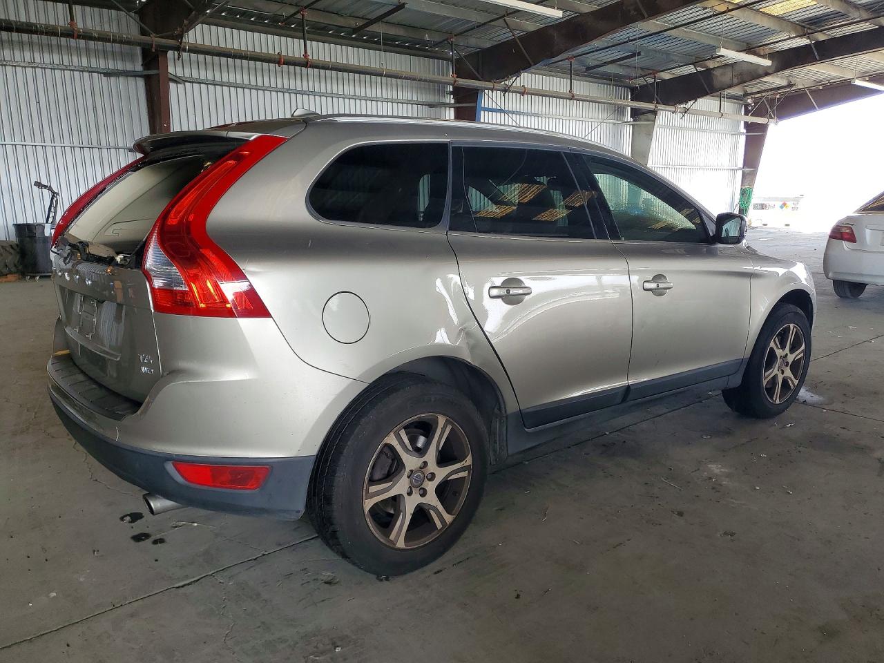 2013 Volvo Xc60 T6 Золотой vin: YV4902DZ2D2413637