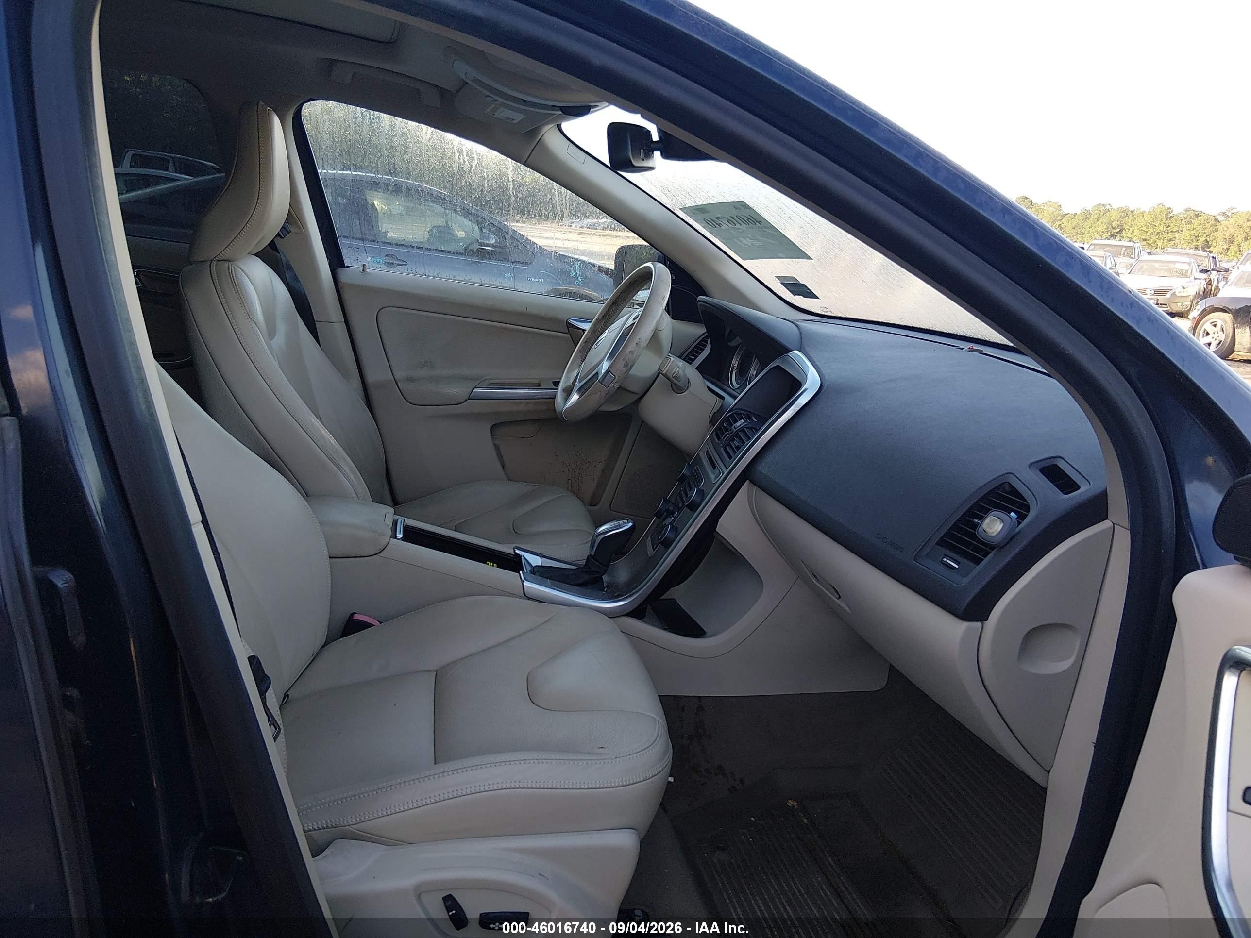 2013 Volvo Xc60 T6 Синий vin: YV4902DZ2D2430308