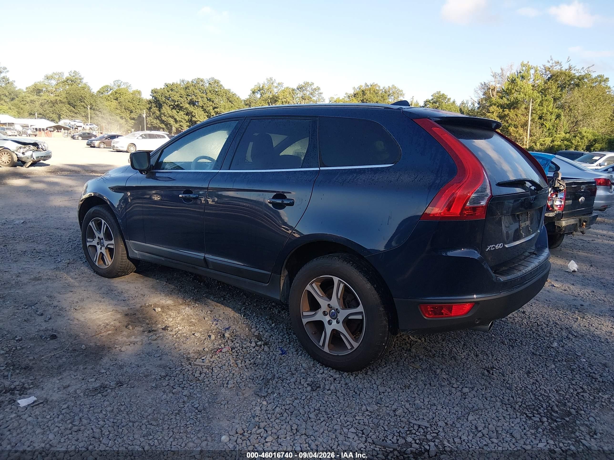 2013 Volvo Xc60 T6 Синий vin: YV4902DZ2D2430308
