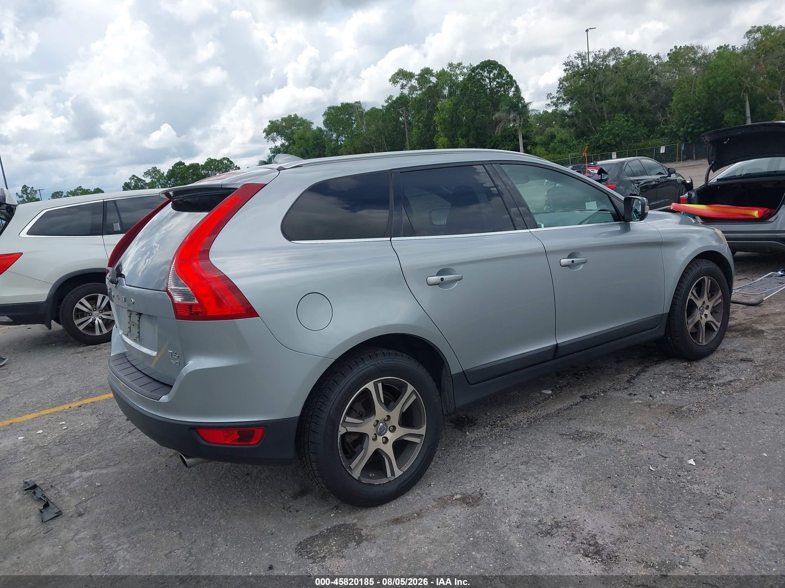 2013 Volvo Xc60 T6 Silver vin: YV4902DZ2D2440224