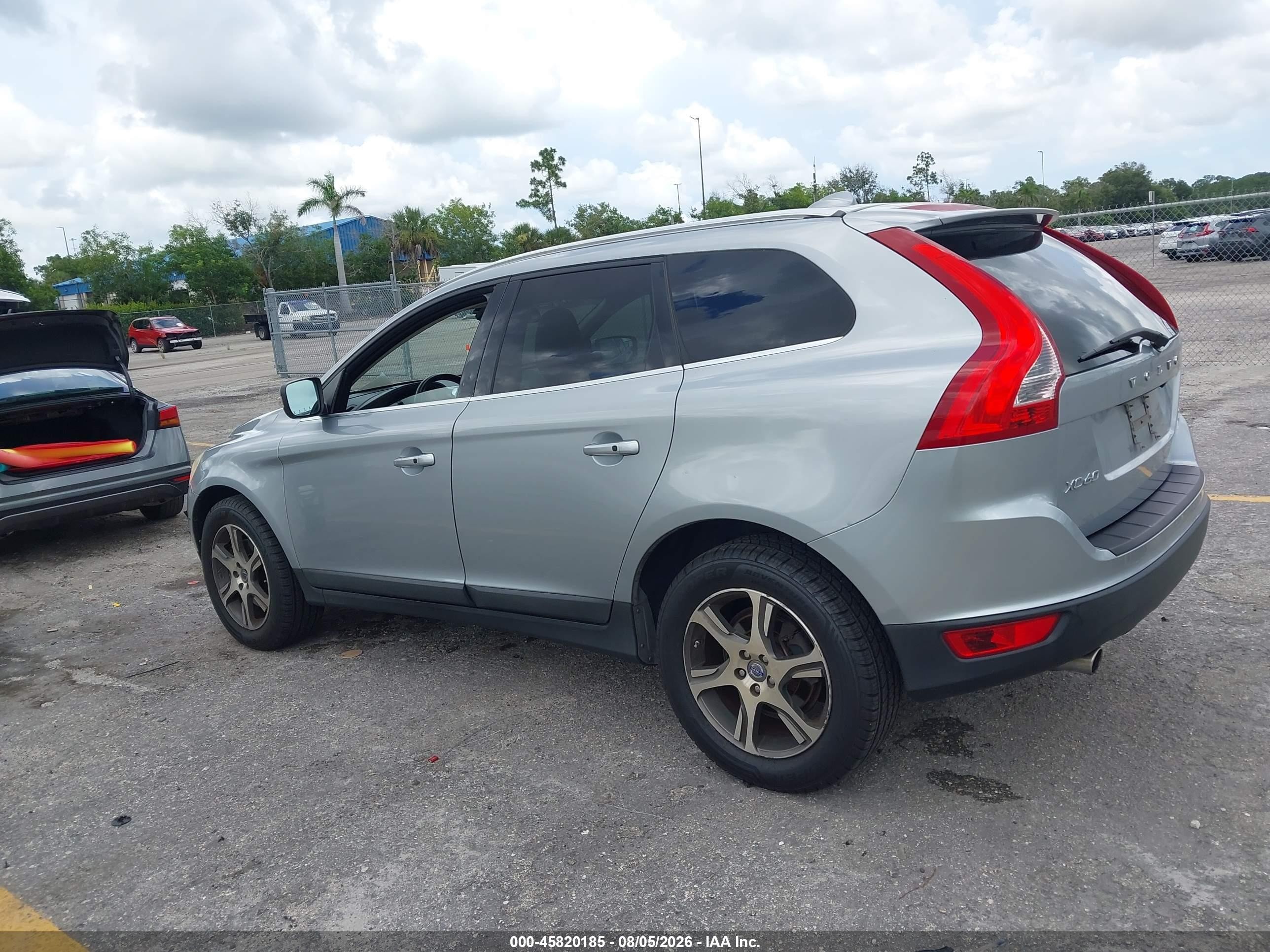 2013 Volvo Xc60 T6 Silver vin: YV4902DZ2D2440224