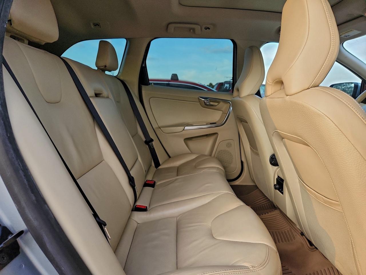 2013 Volvo Xc60 T6 Silver vin: YV4902DZ2D2448369