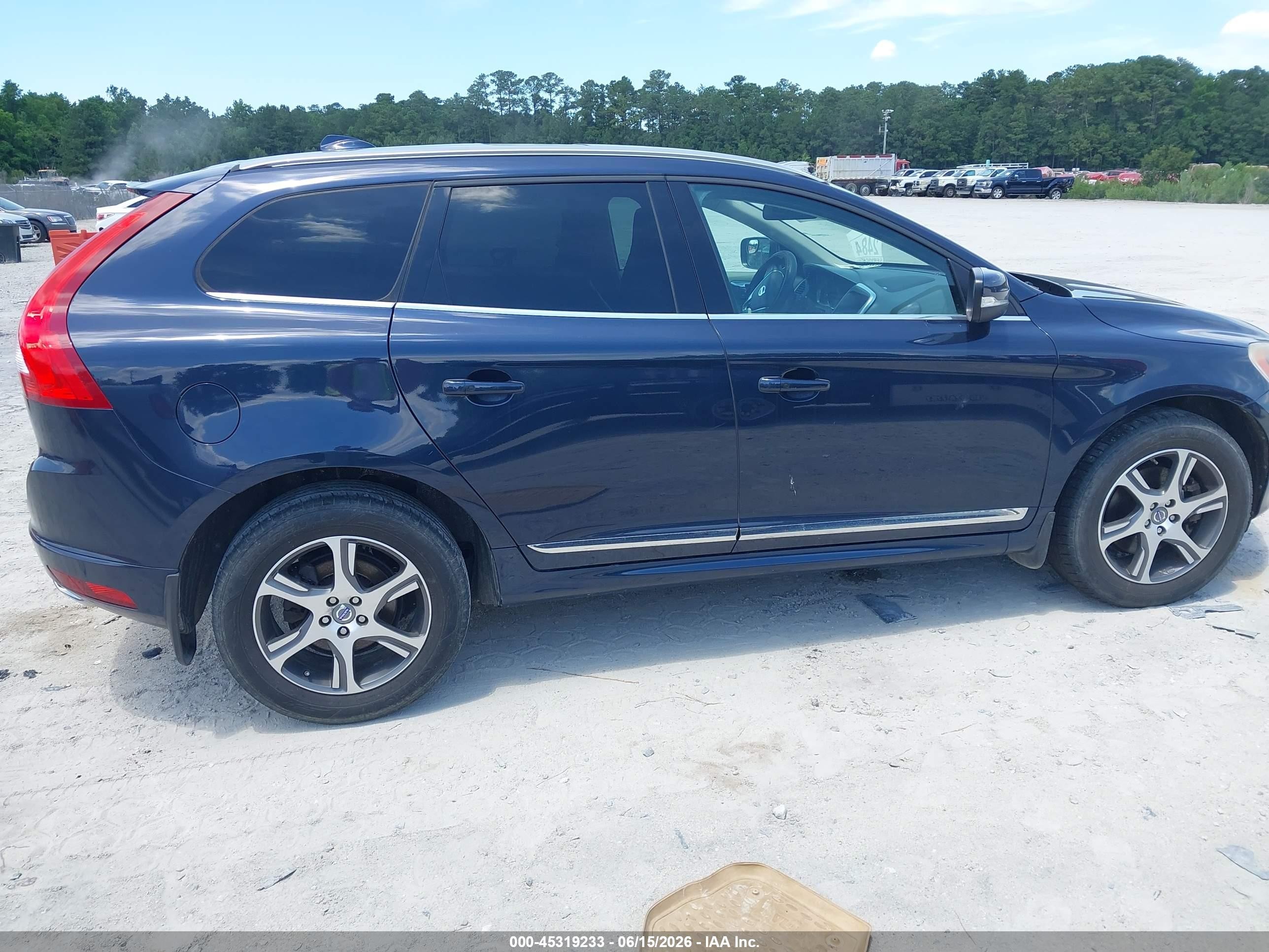 2014 Volvo Xc60 T6 Platinum Blue vin: YV4902DZ2E2550918