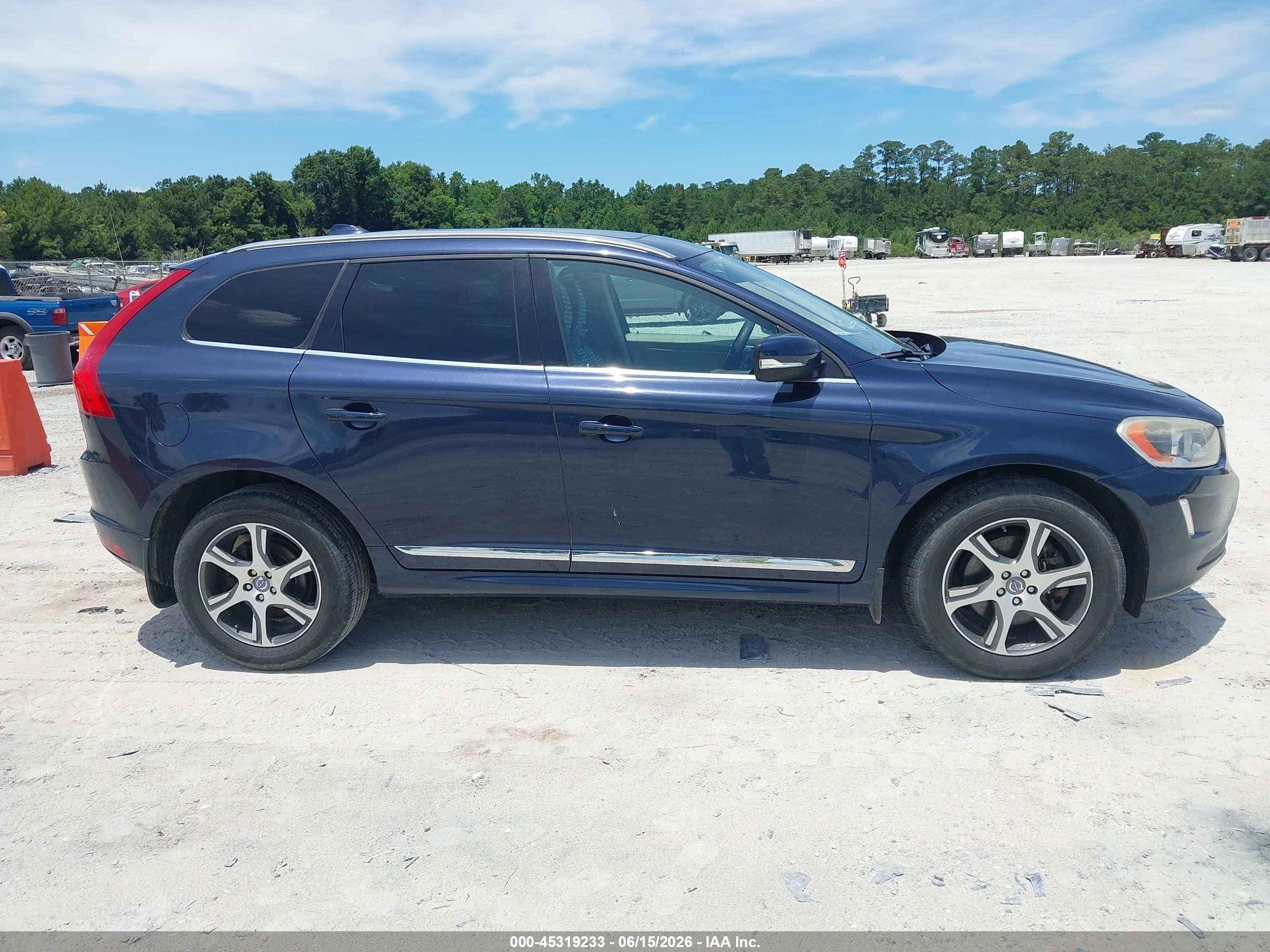 2014 Volvo Xc60 T6 Platinum Blue vin: YV4902DZ2E2550918