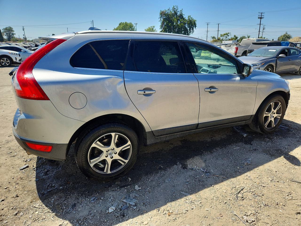 2011 Volvo Xc60 T6 Silver vin: YV4902DZ3B2171602