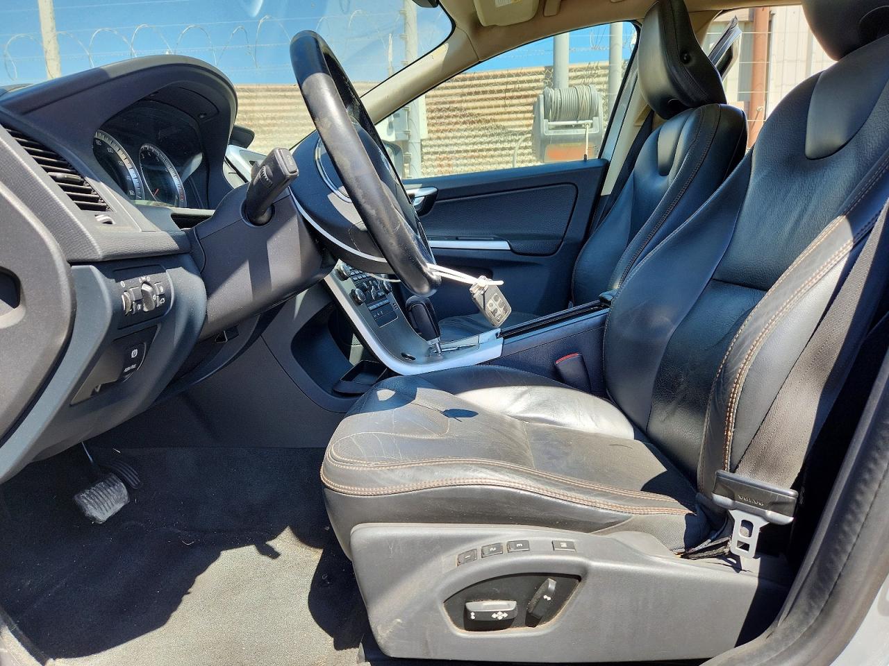 2011 Volvo Xc60 T6 Silver vin: YV4902DZ3B2171602